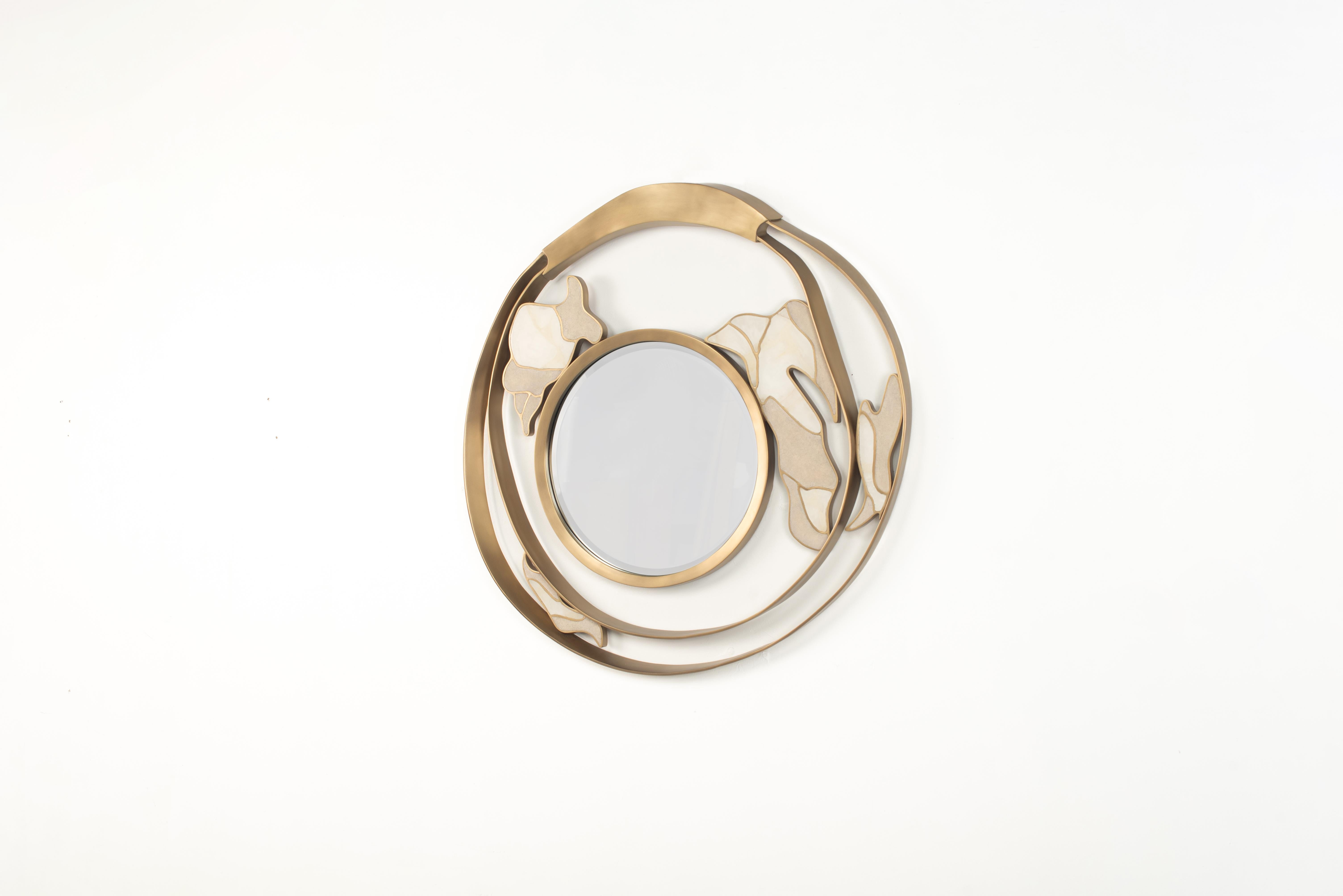 Specchio in ottone con zigrino e patina di bronzo di R&Y Augousti in vendita 3