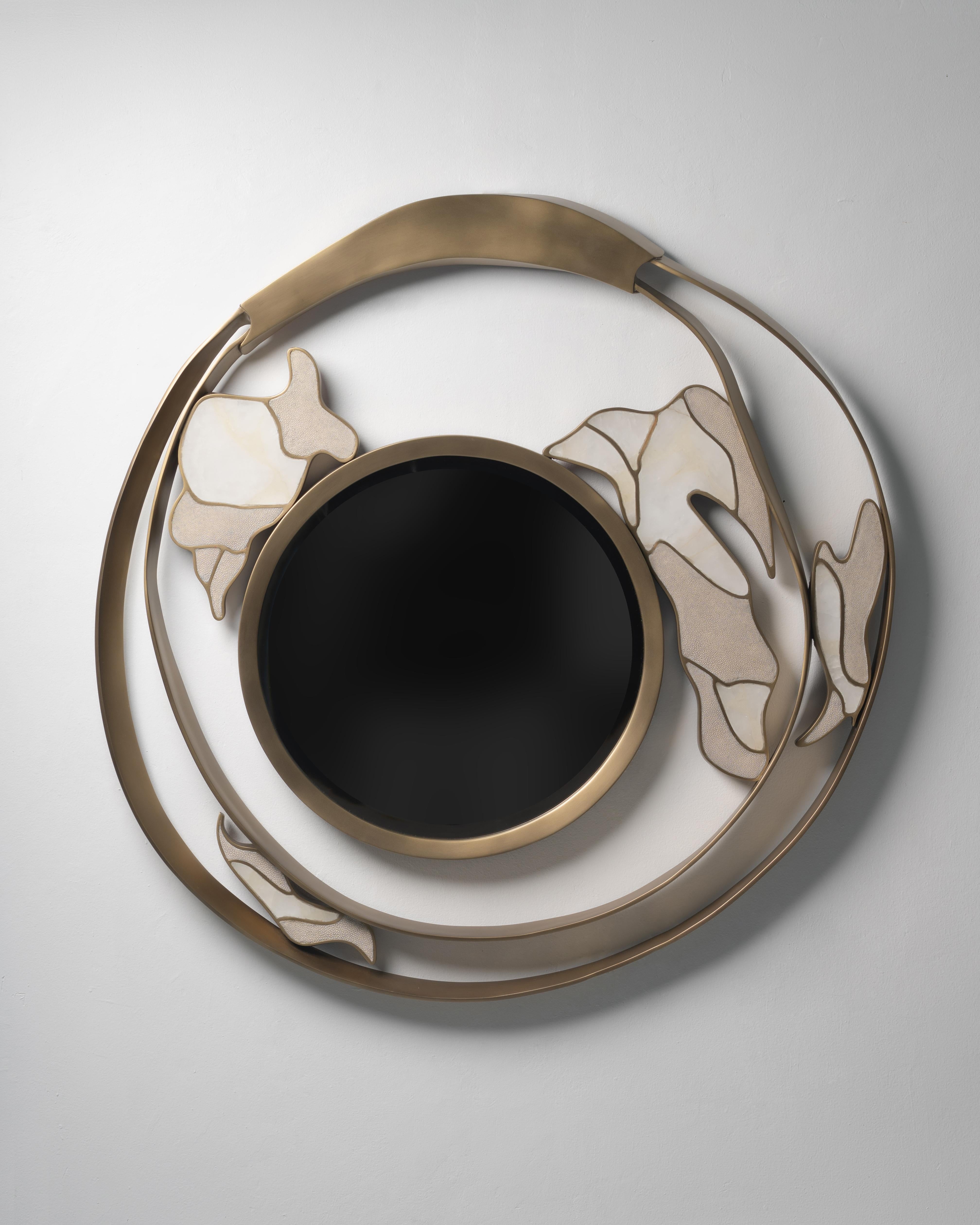 Art Déco Specchio in ottone con zigrino e patina di bronzo di R&Y Augousti in vendita