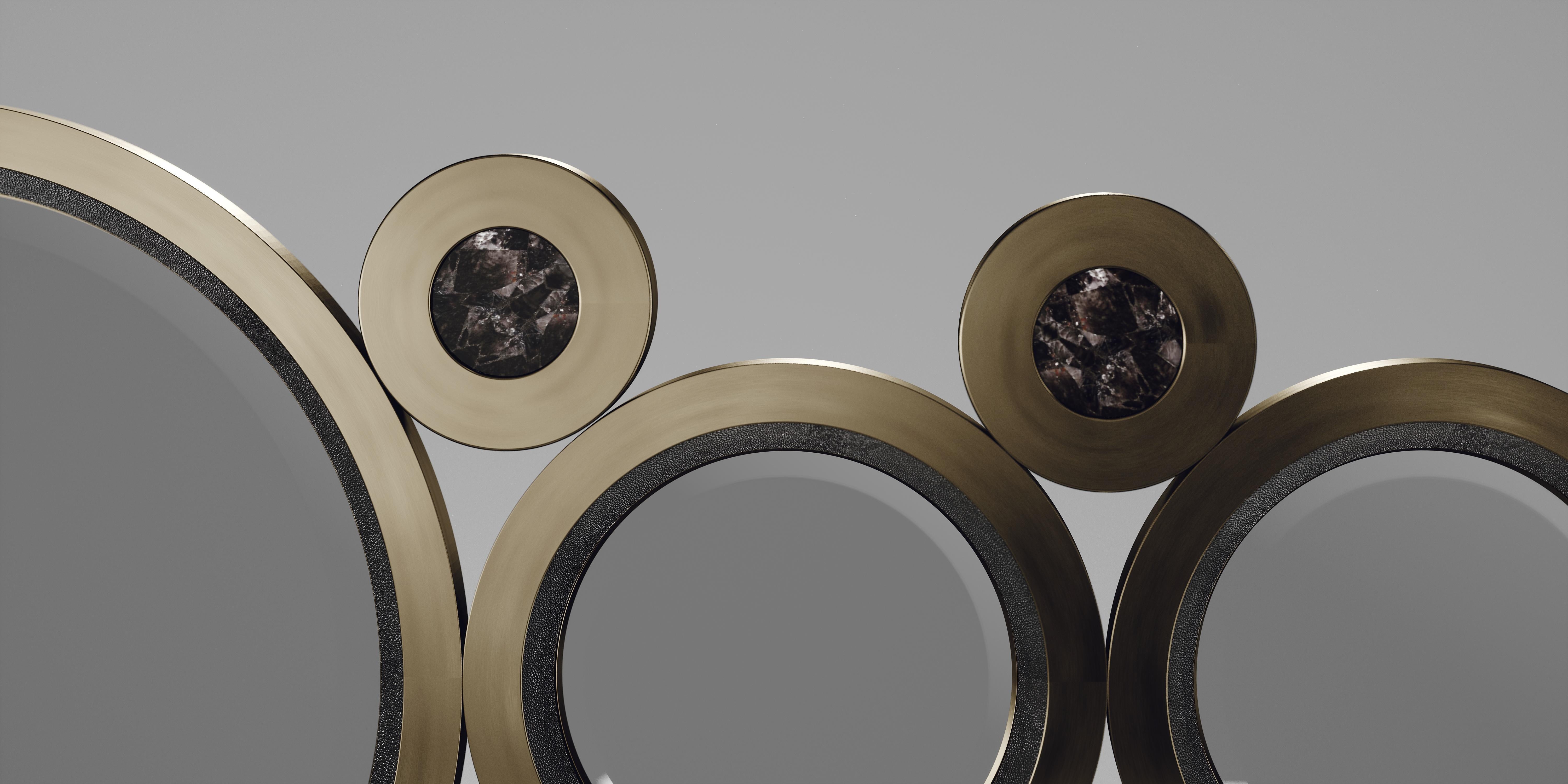 Specchio in zigrino e quarzo con cornice in ottone patinato bronzo di R & Y Augousti in vendita 3