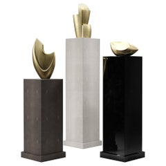 Shagreen- und Muschelsäulen-Säulen-Set mit Messingskulpturen von R&Y Augousti