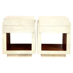 Tables de chevet et tables d'appoint en galuchat de couleur crème et bois de palmier, neuf