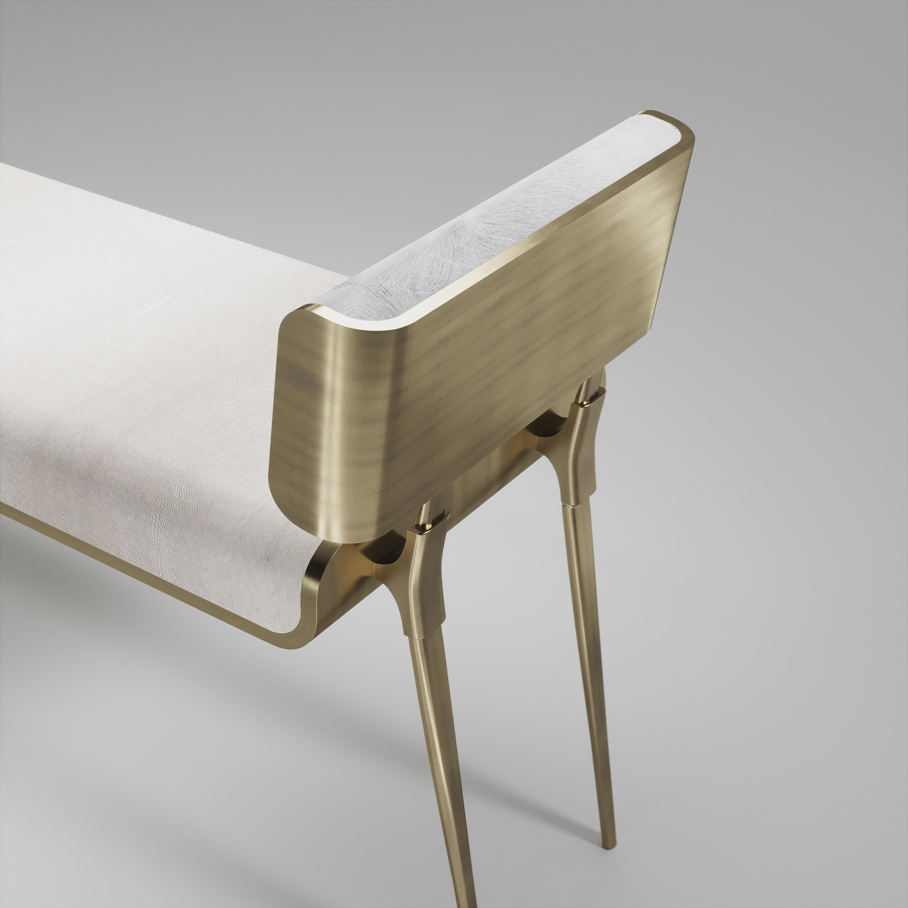 Art déco Banc en galuchat avec détails en laiton patiné par Kifu Paris en vente
