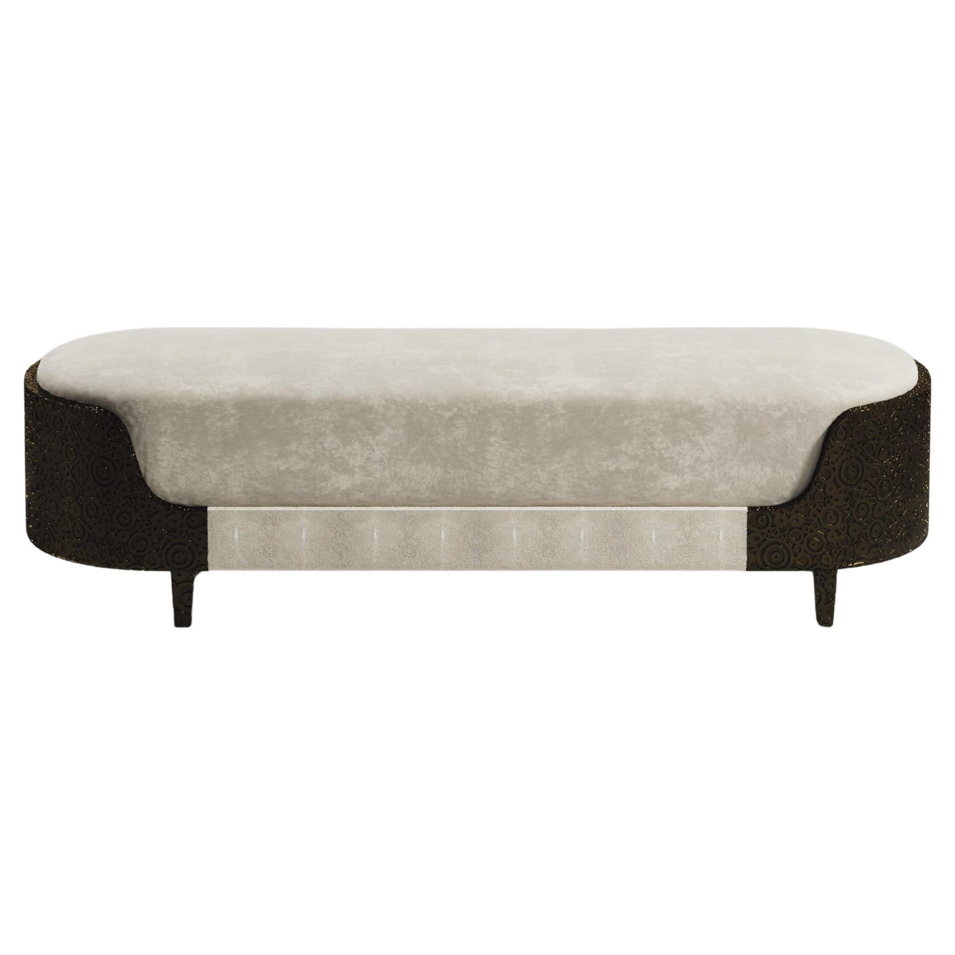 Panchina in zigrino con dettagli in ottone patinato bronzo di R
Y Augousti