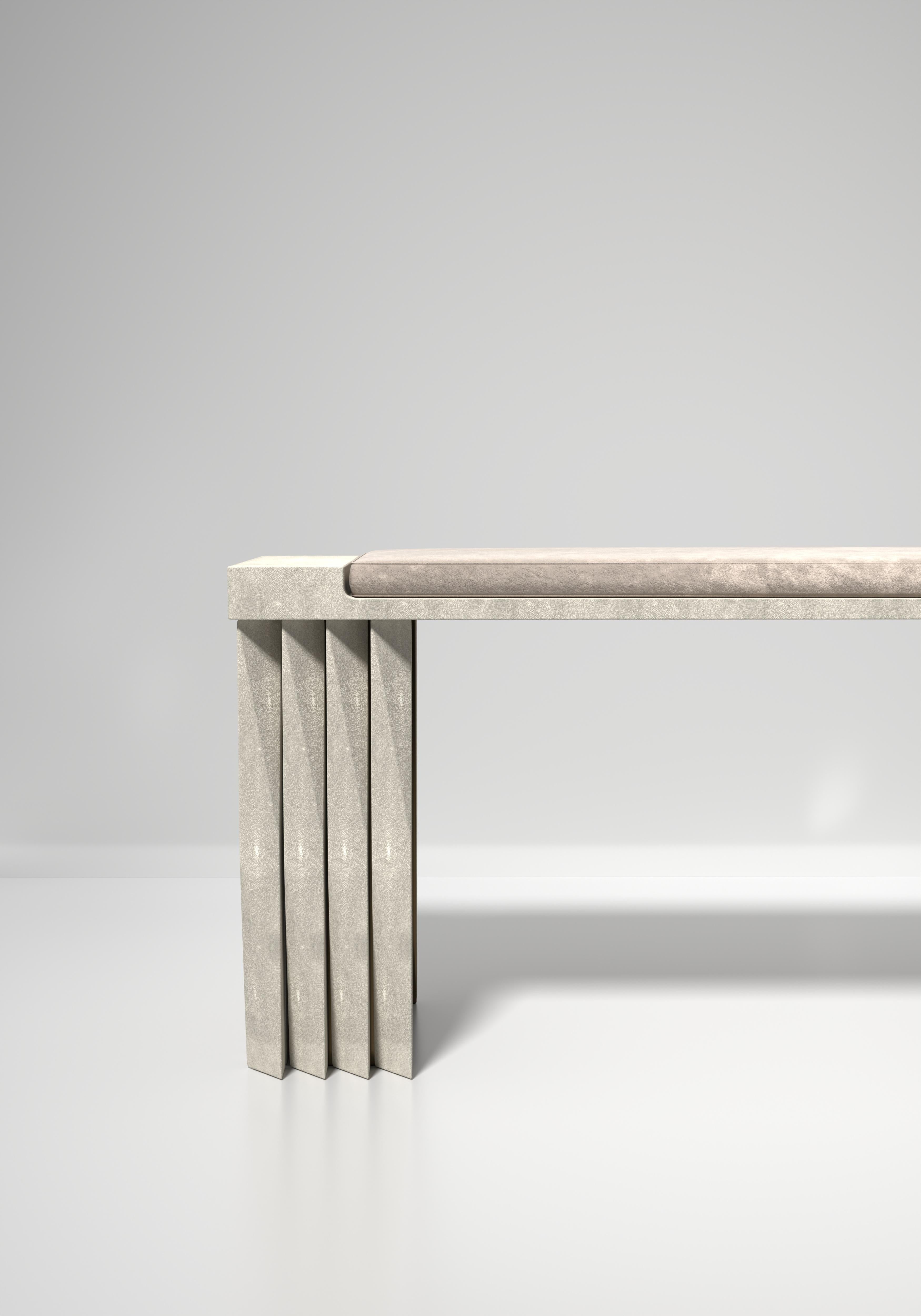 Shagreen-Bank mit geometrisch geriffelten Details von R&Y Augousti im Zustand „Neu“ im Angebot in New York, NY