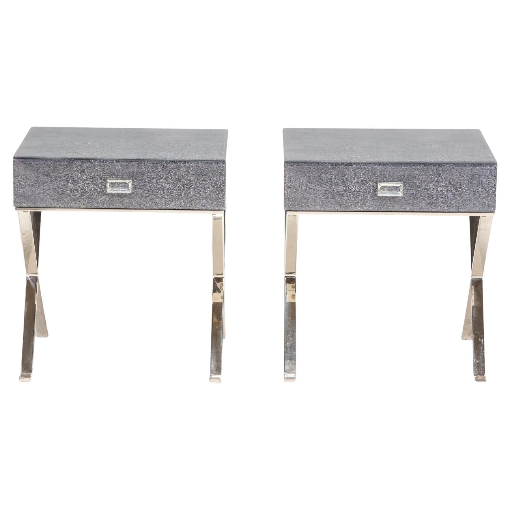 Table de chevet en galuchat bleu (un disponible)
