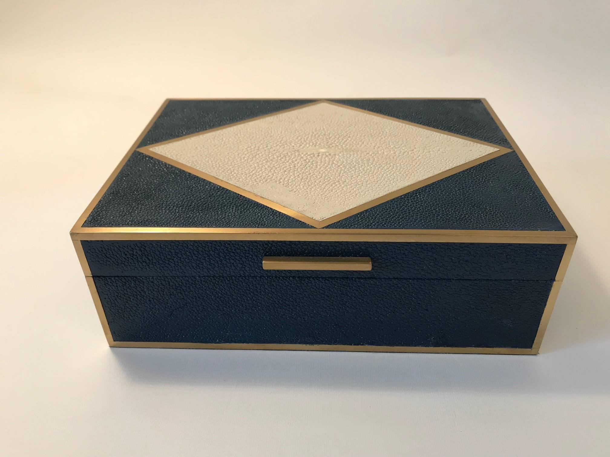 Navy Blue and natural Shagreen Box with Brass Inlay  For Sale 5