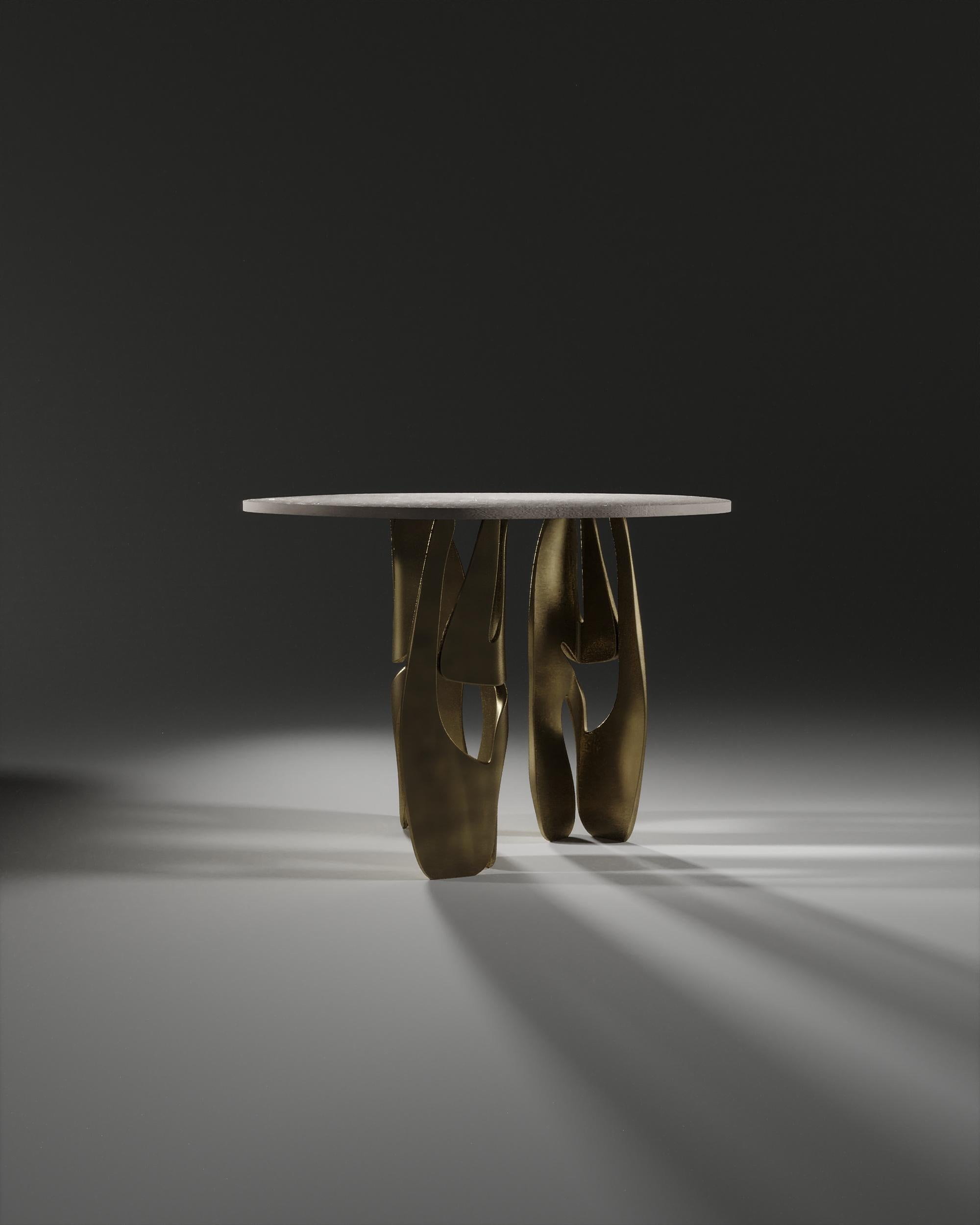 Table de petit déjeuner en galuchat avec pieds sculpturaux en laiton de R & Y Augousti en vente 3