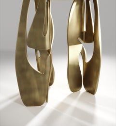 Table de petit déjeuner en galuchat avec pieds sculpturaux en laiton par R & Y Augousti