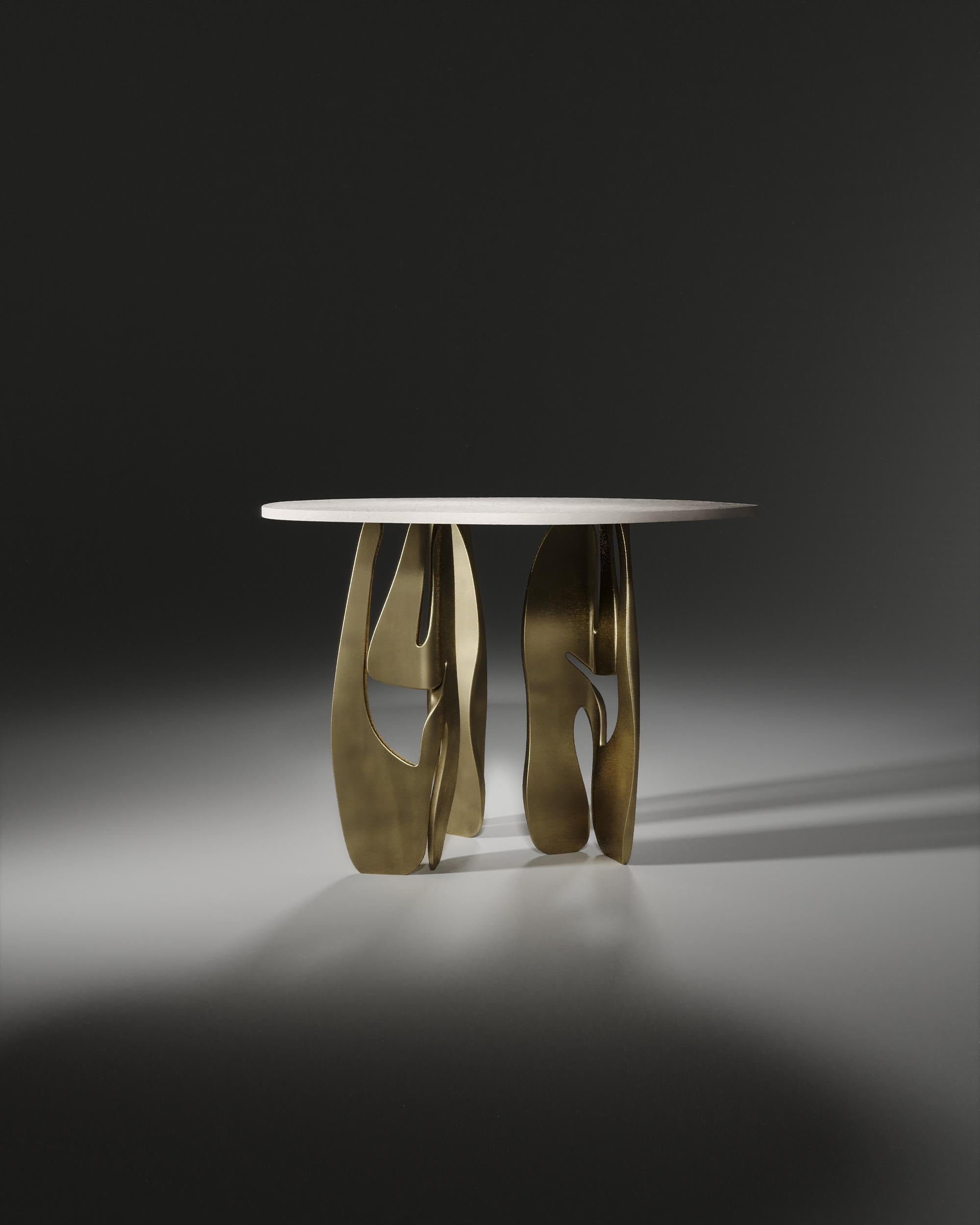 Laiton Table de petit déjeuner en galuchat avec pieds sculpturaux en laiton de R & Y Augousti en vente