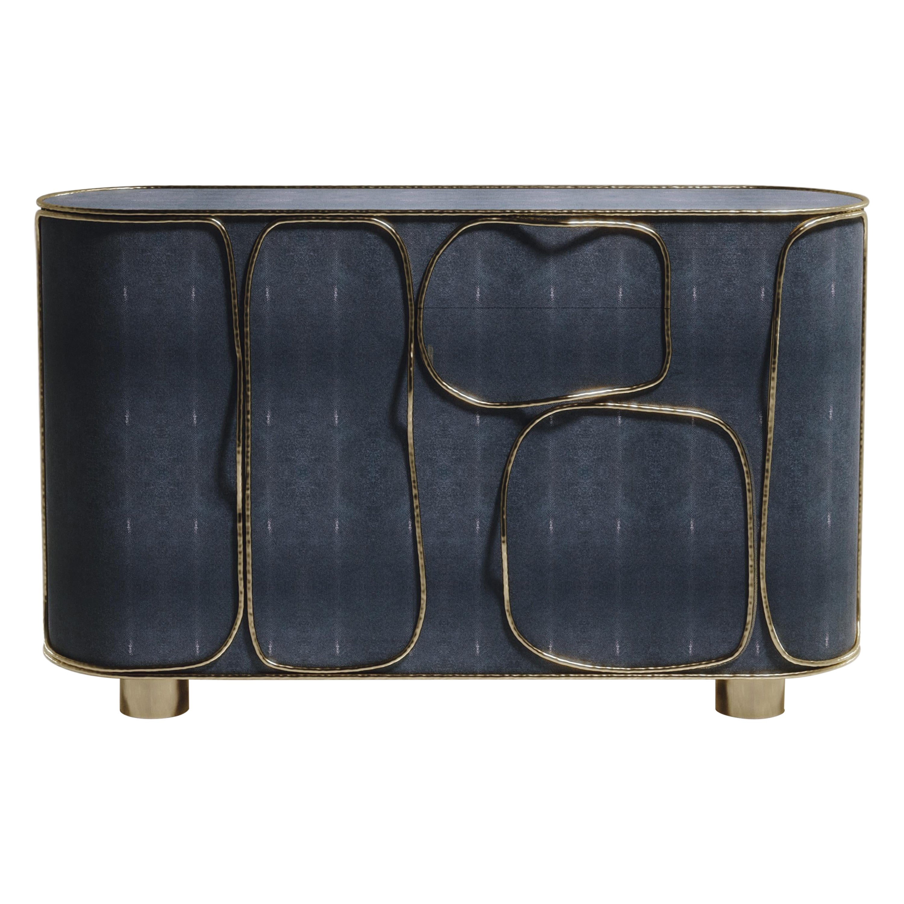 Buffet in zigrino con dettagli in ottone patinato bronzo di R & Y Augousti