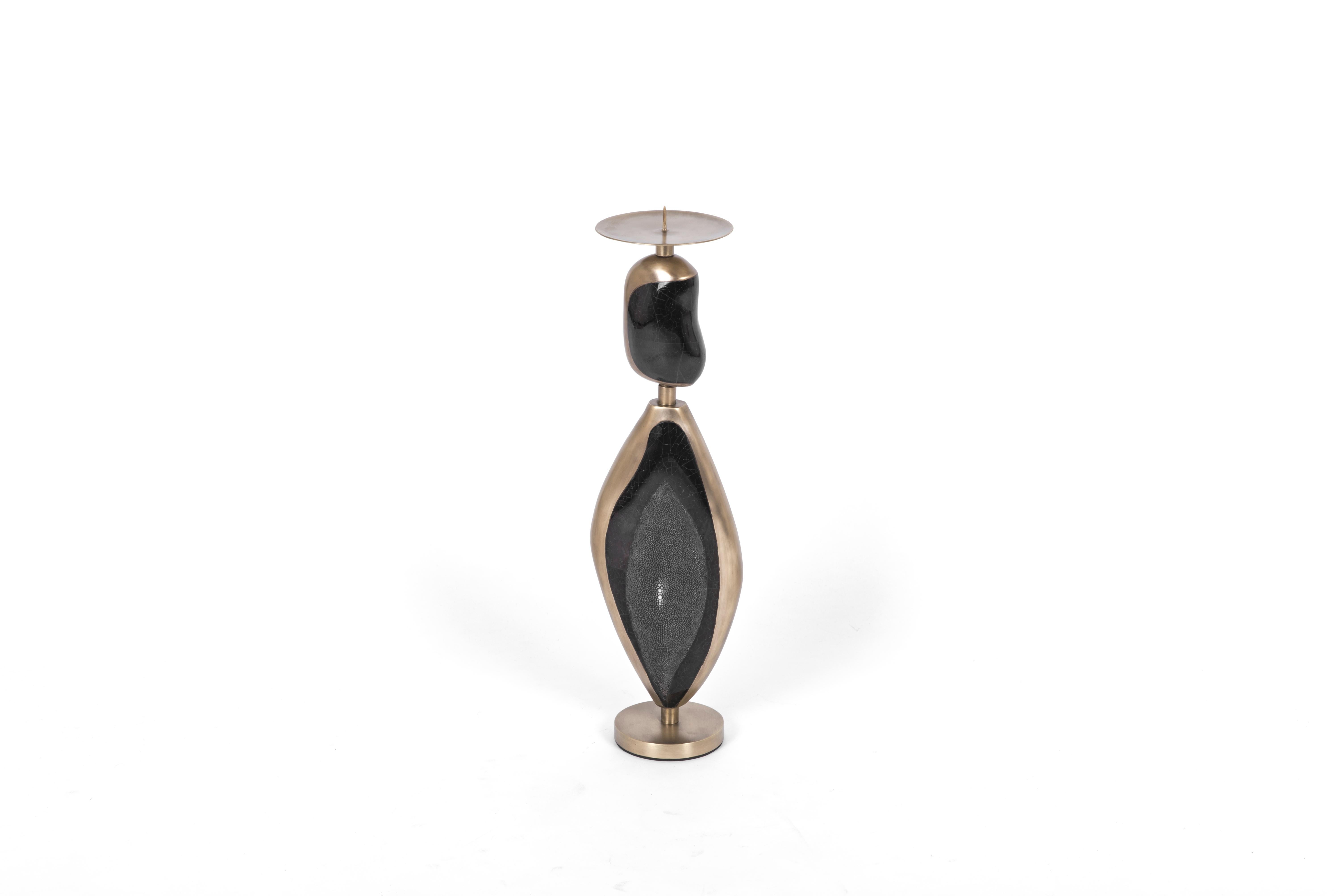XXIe siècle et contemporain Base de candélabre en galuchat avec incrustation en laiton de Patrick Coard, Paris en vente