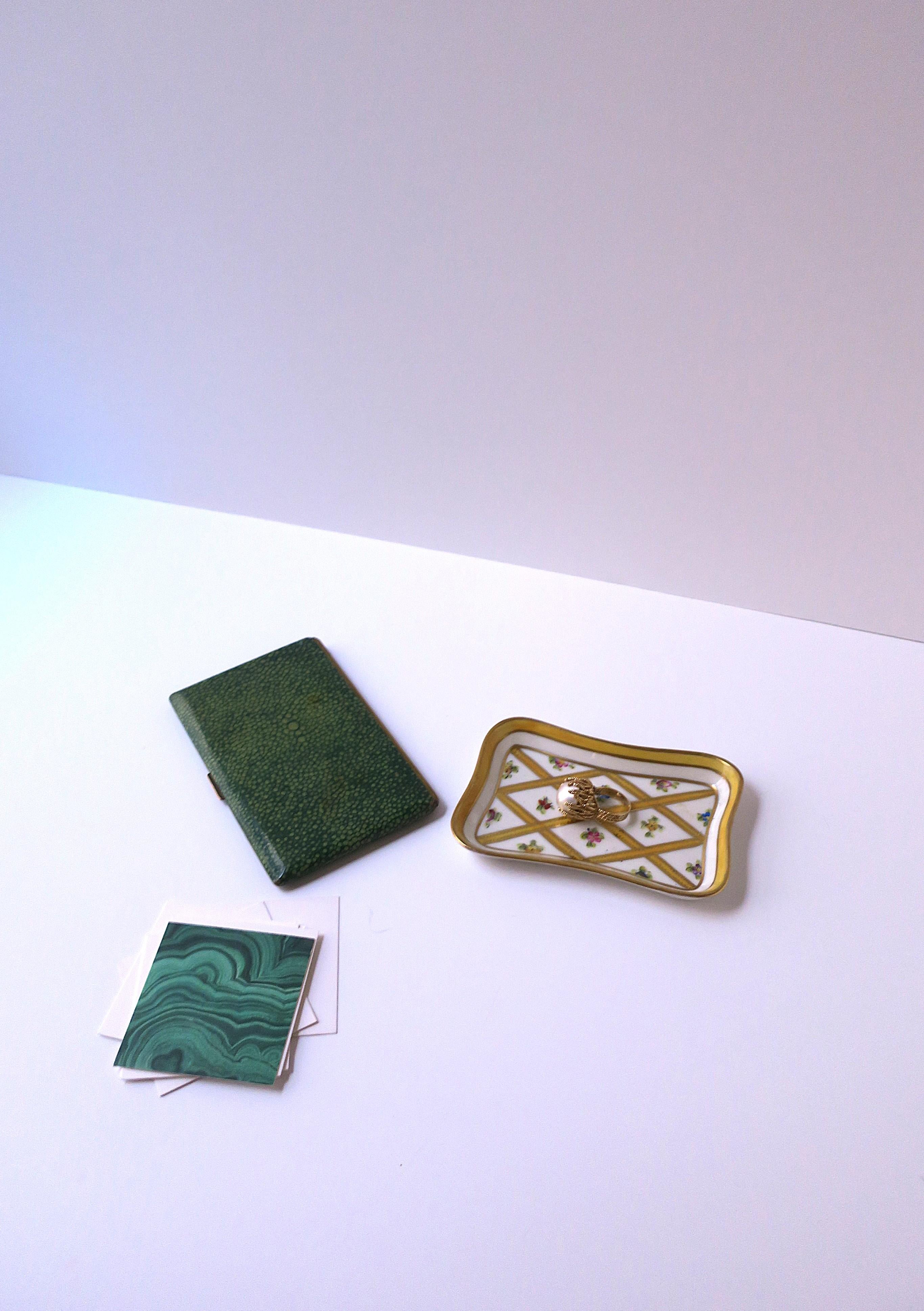 Étui en galuchat Cartes monétaires Fumée en vente 3