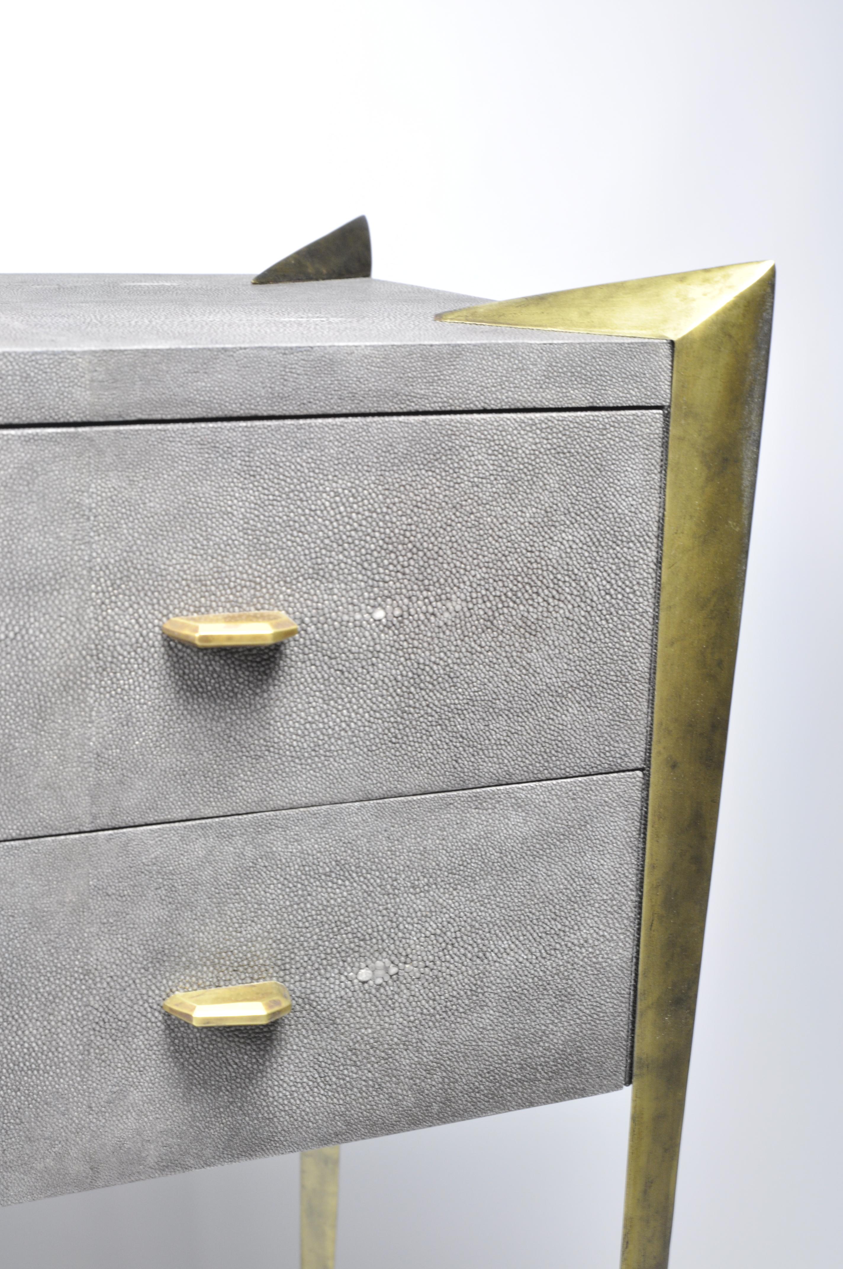 Shagreen Chest of Drawers with Antique Brass Patina Legs by Ginger Brown In New Condition For Sale In Bourguebus, FR
