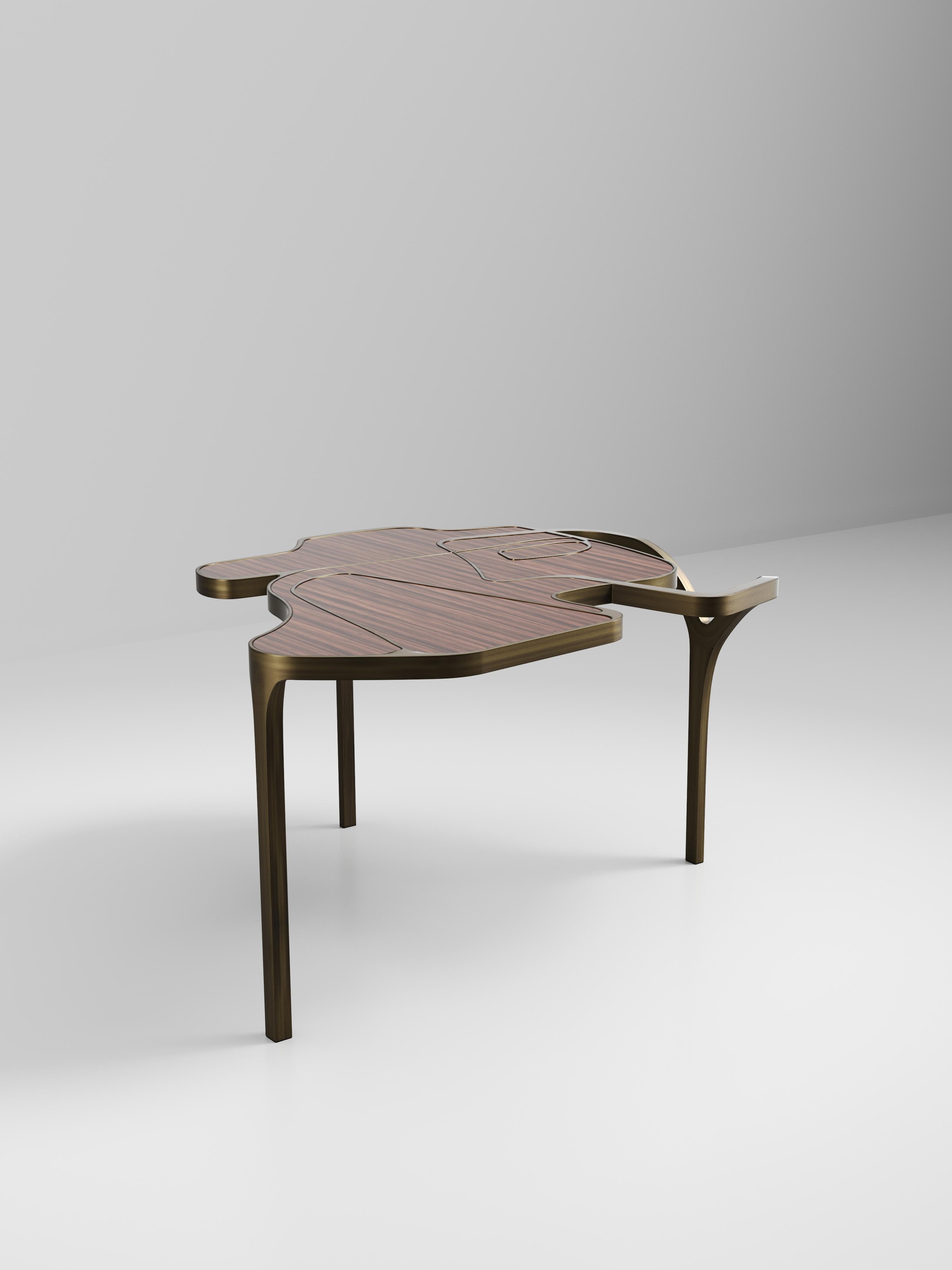 Fait main Table basse Cocteau en galuchat avec accents en laiton patiné par R & Y Augousti en vente