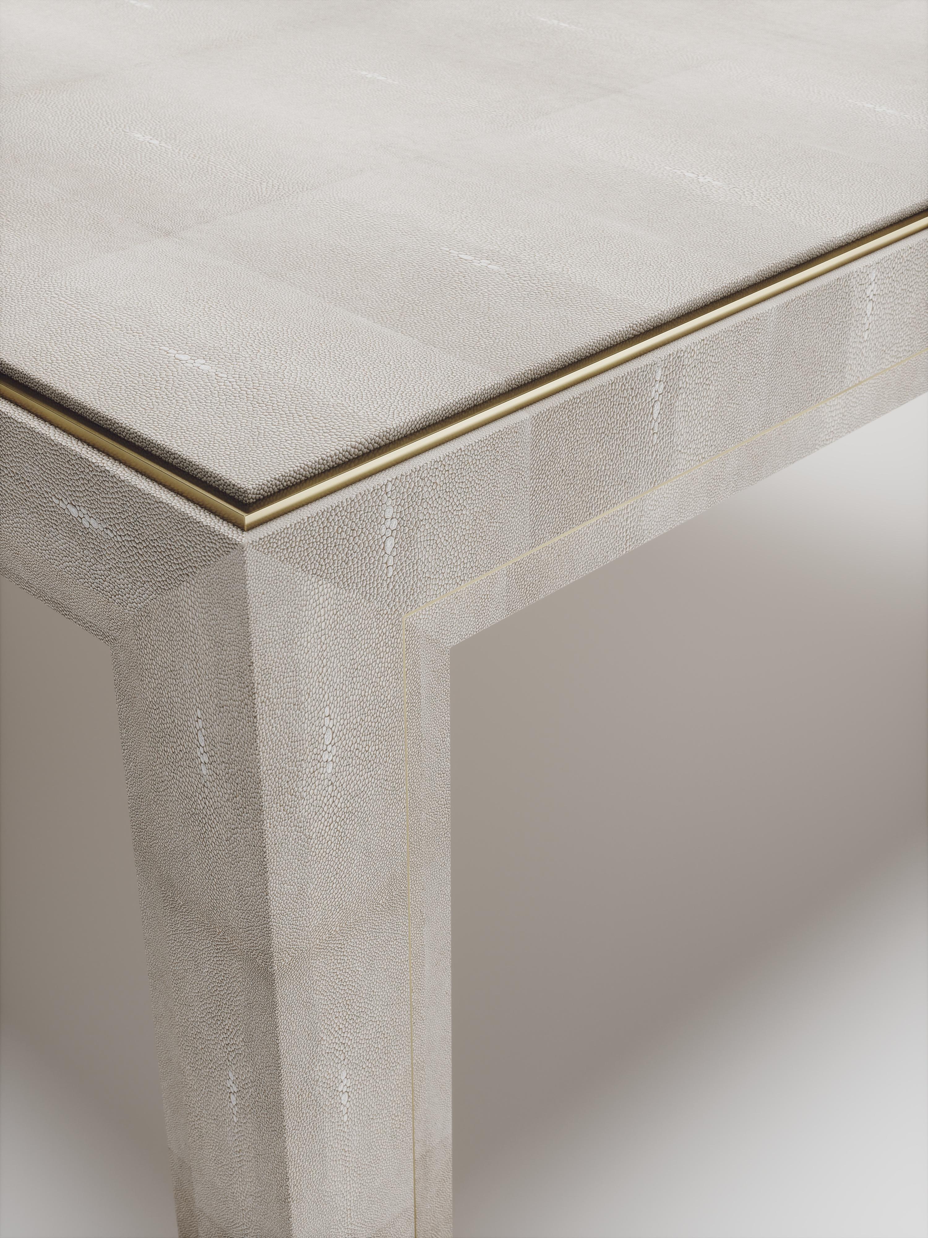 Table basse en galuchat avec touches de laiton patiné bronze de R & Y Augousti en vente 2