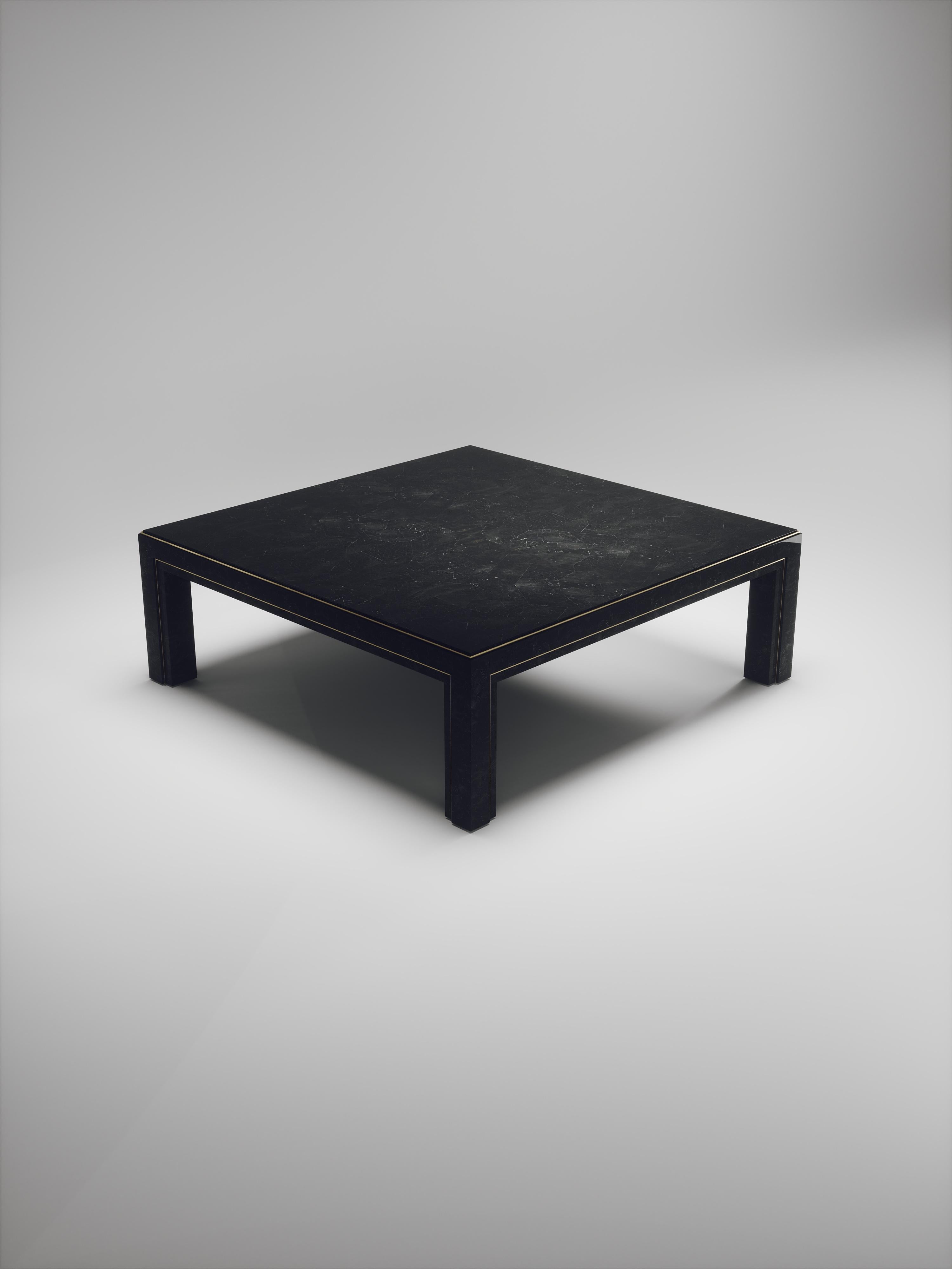 Table basse en galuchat avec touches de laiton patiné bronze de R & Y Augousti en vente 3