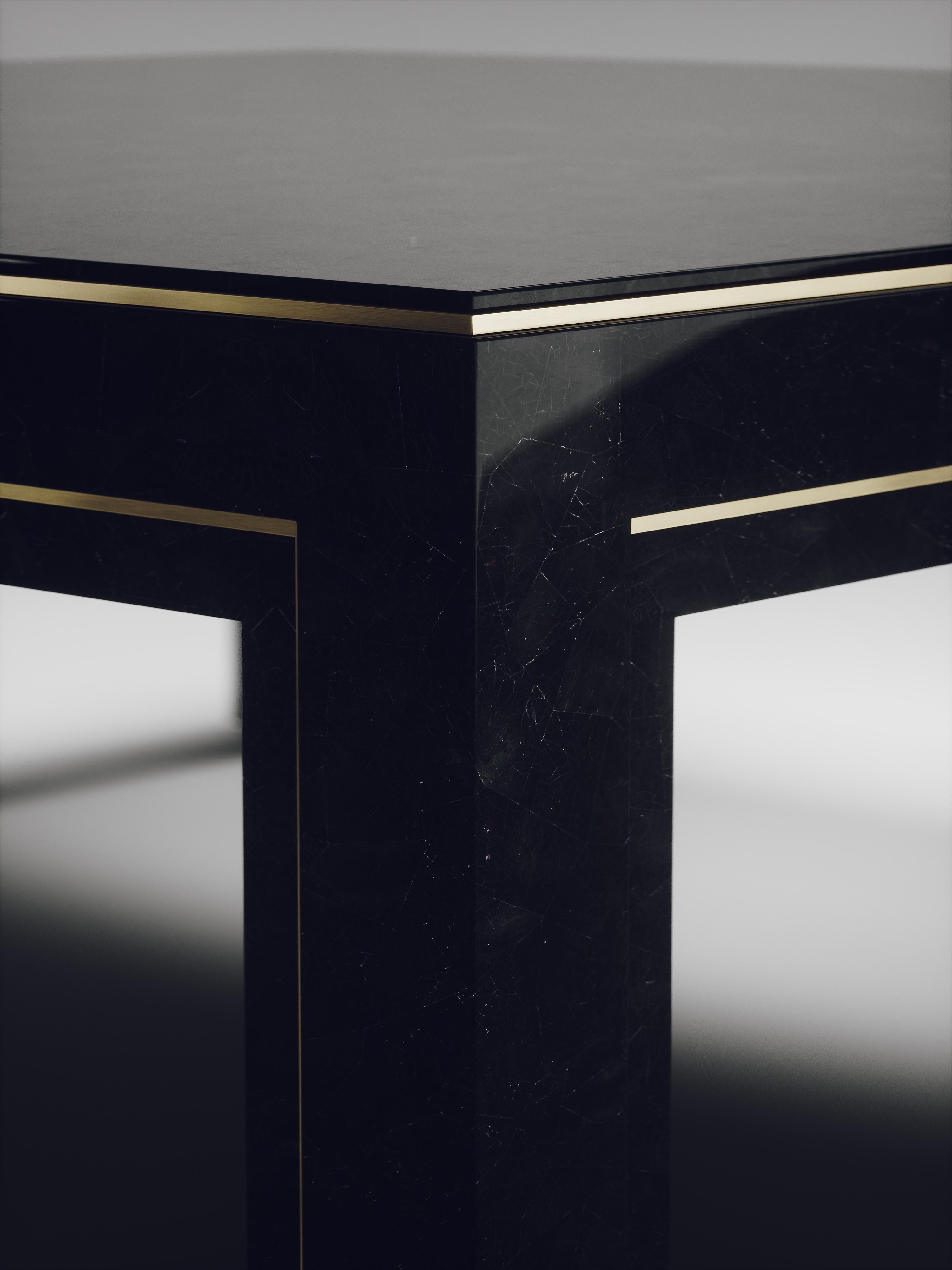 Table basse en galuchat avec touches de laiton patiné bronze de R & Y Augousti en vente 5