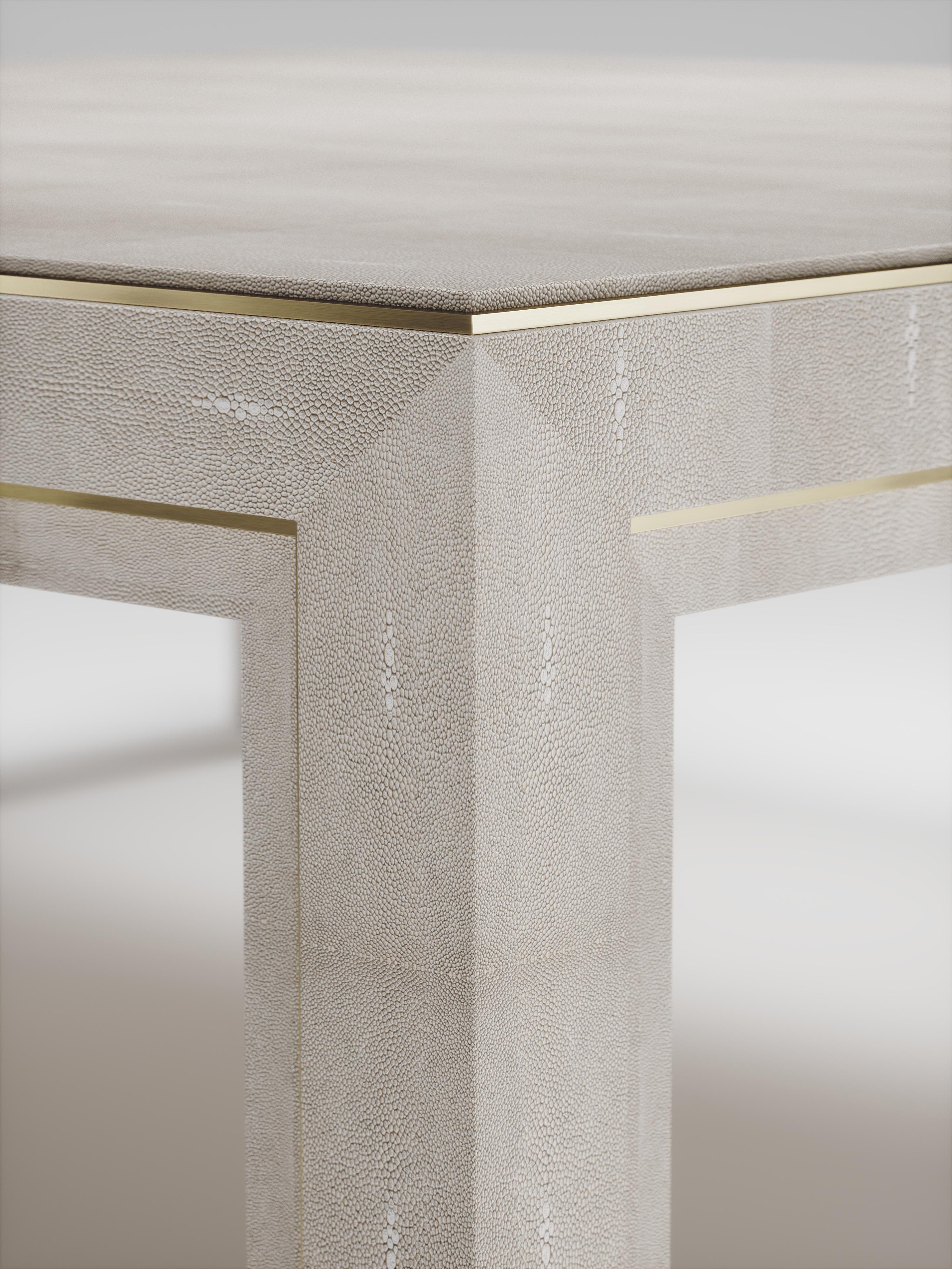 Table basse en galuchat avec touches de laiton patiné bronze de R & Y Augousti en vente 1
