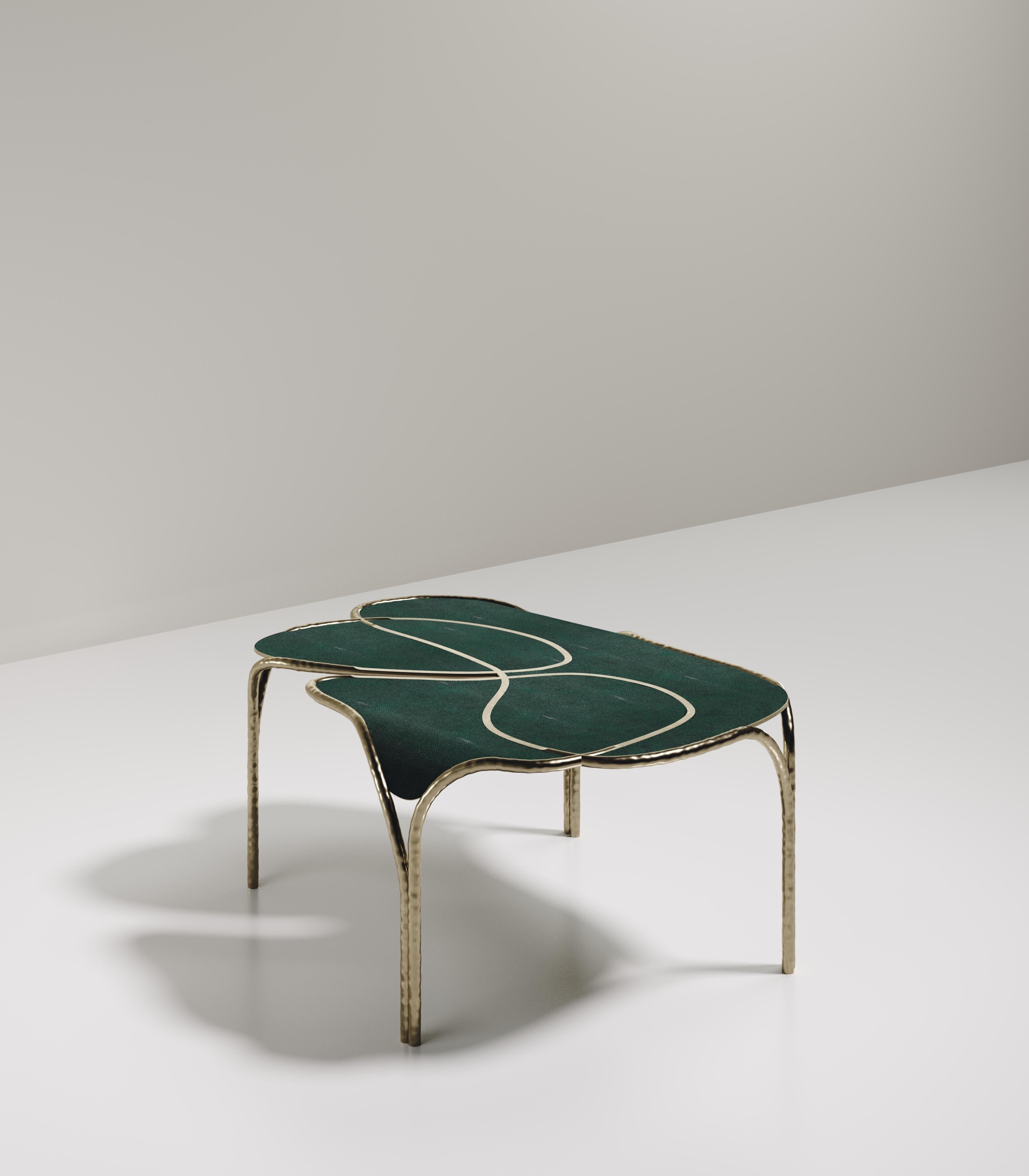 Laiton Table basse en galuchat avec détails en laiton bronze-patina de R&Y Augousti en vente