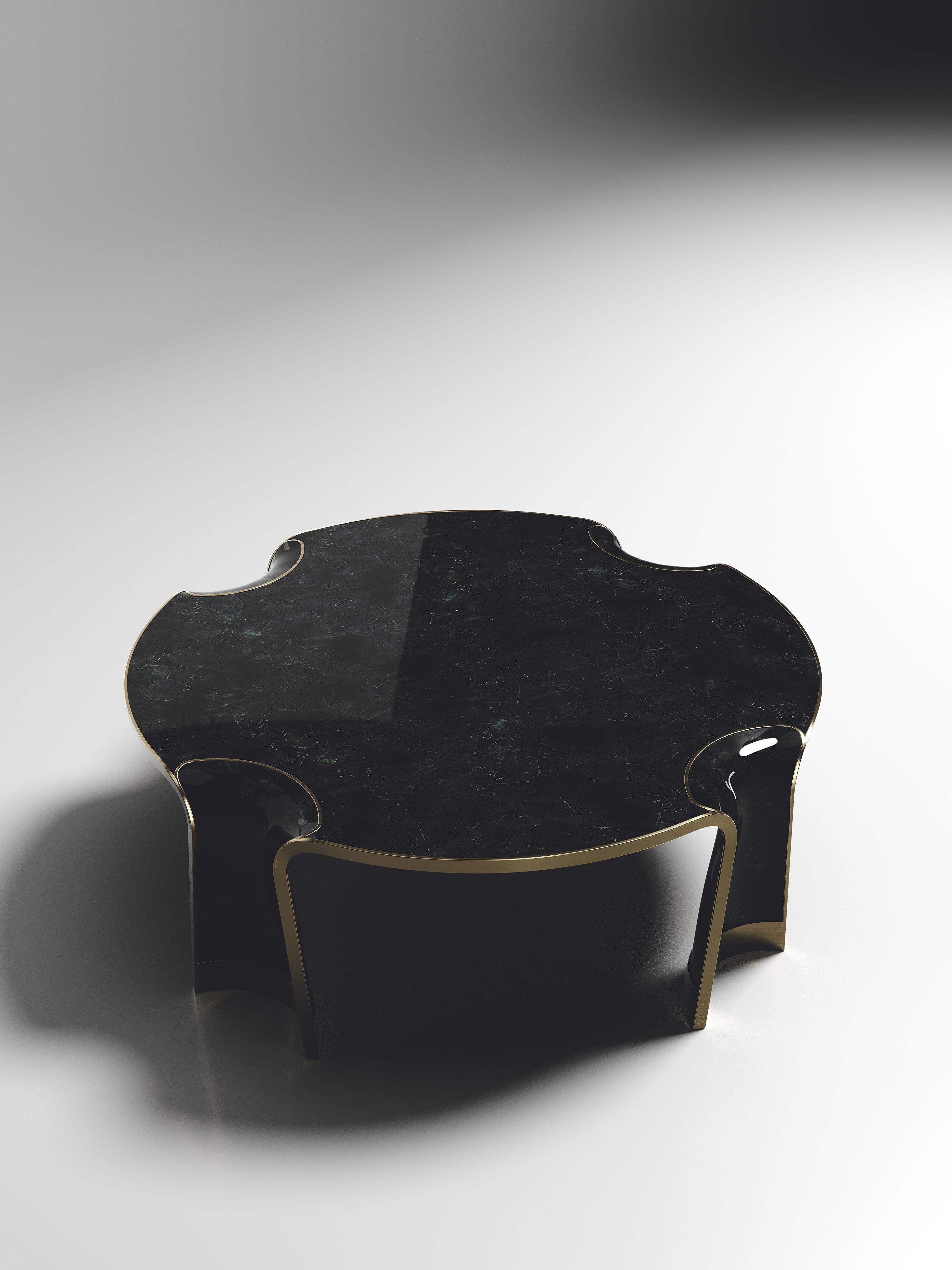 Table basse en galuchat avec incrustation en bronze-patina et laiton de R&Y Augousti en vente 2