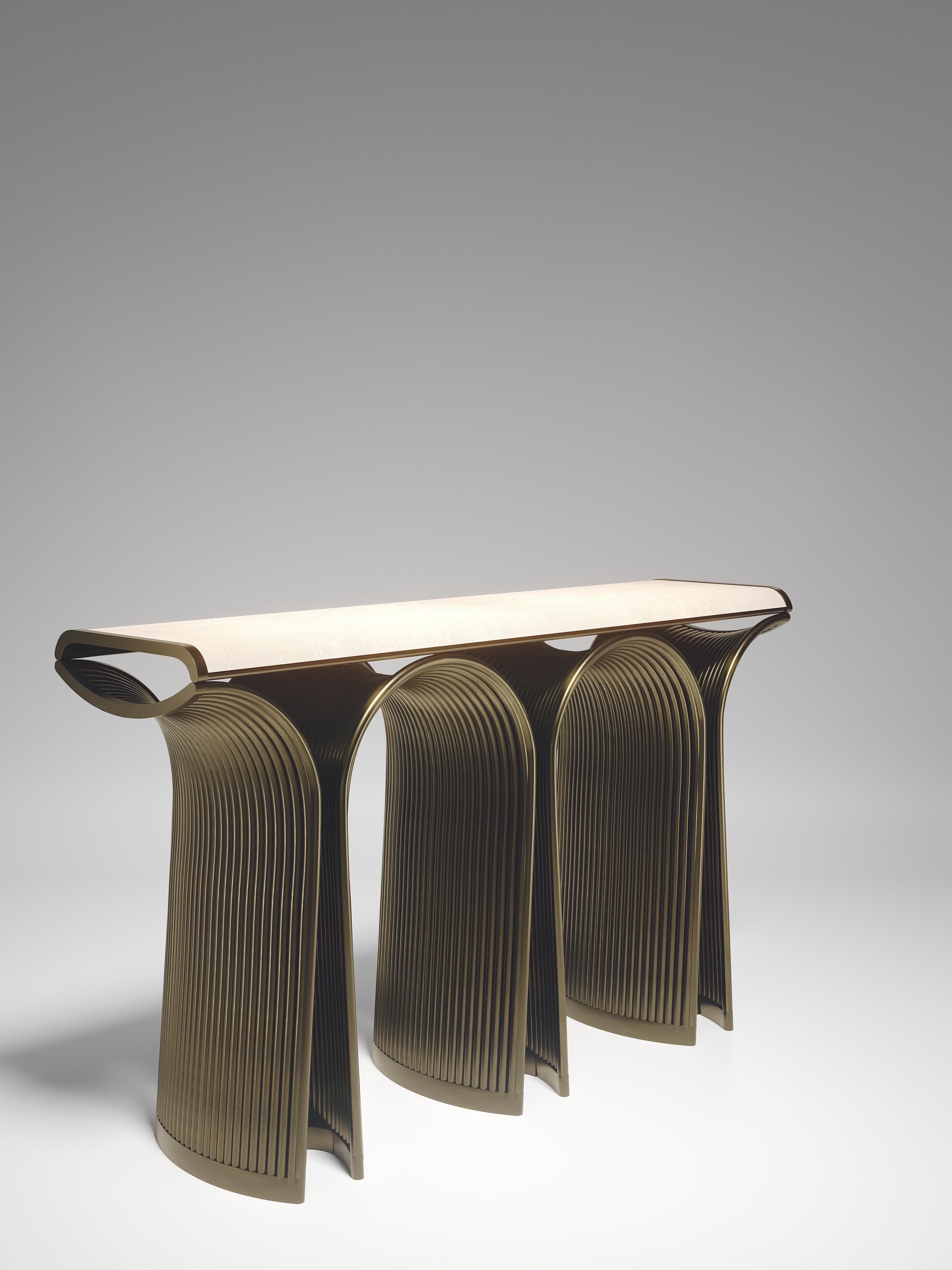 Table basse en galuchat avec incrustation en bronze-patina et laiton de R&Y Augousti en vente 11