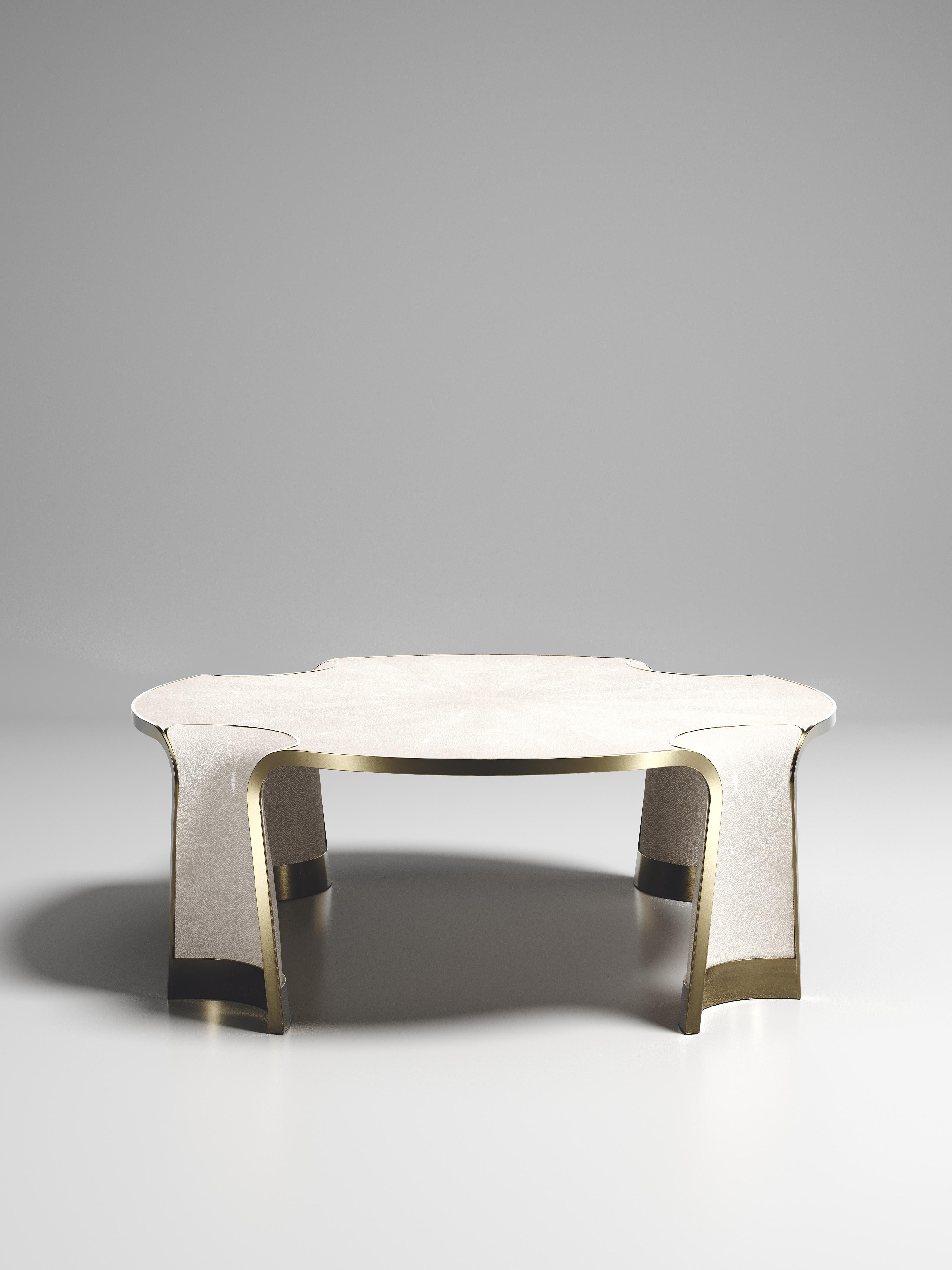 Art déco Table basse en galuchat avec incrustation en bronze-patina et laiton de R&Y Augousti en vente