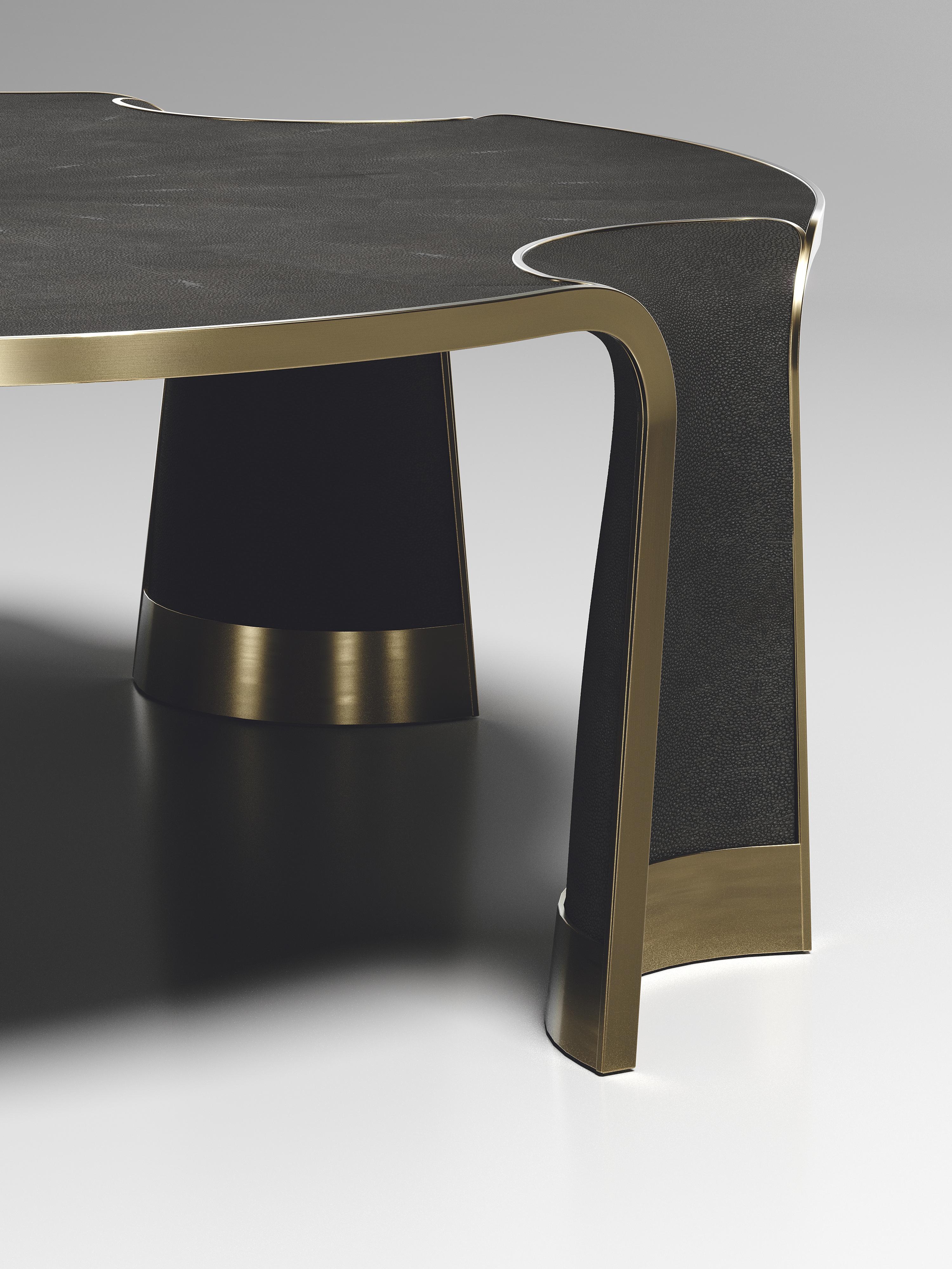 Table basse en galuchat avec incrustation en bronze-patina et laiton de R&Y Augousti Neuf - En vente à New York, NY
