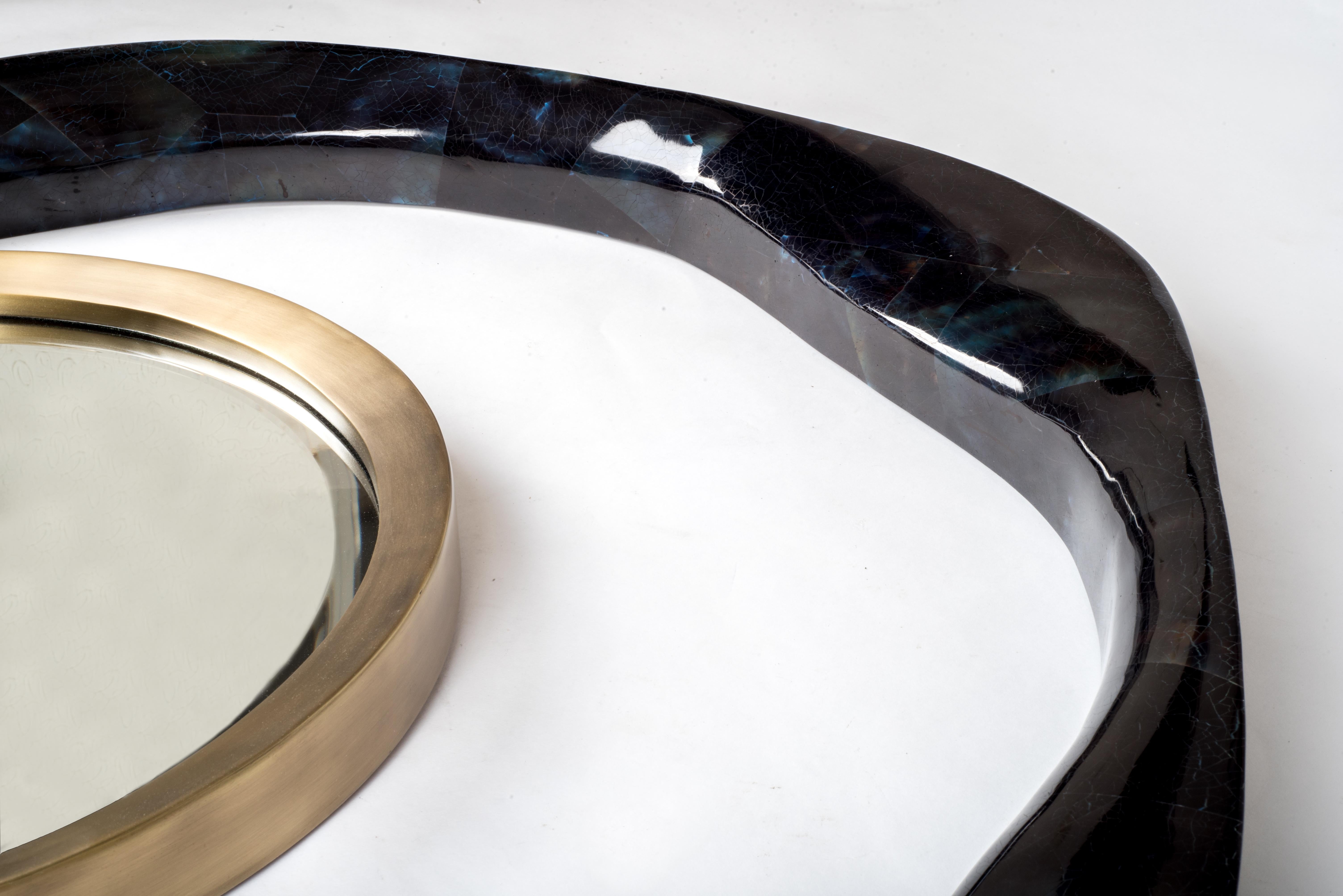 Laiton Console et miroir en galuchat avec détails en laiton de Kifu Paris / R&Y Augousti en vente