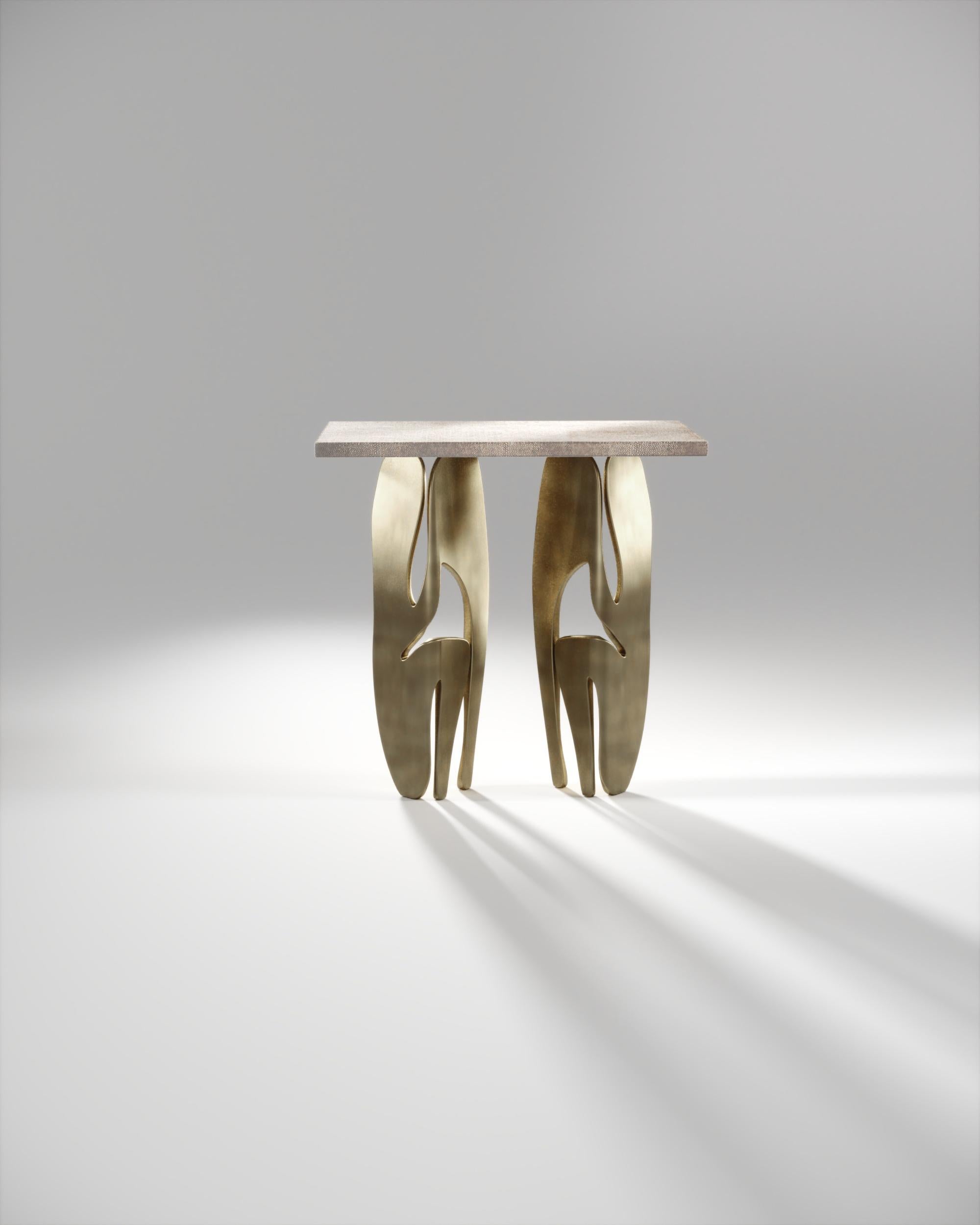 Console en galuchat avec pieds sculpturaux en laiton Bronze-Patina de R & Y Augousti en vente 2