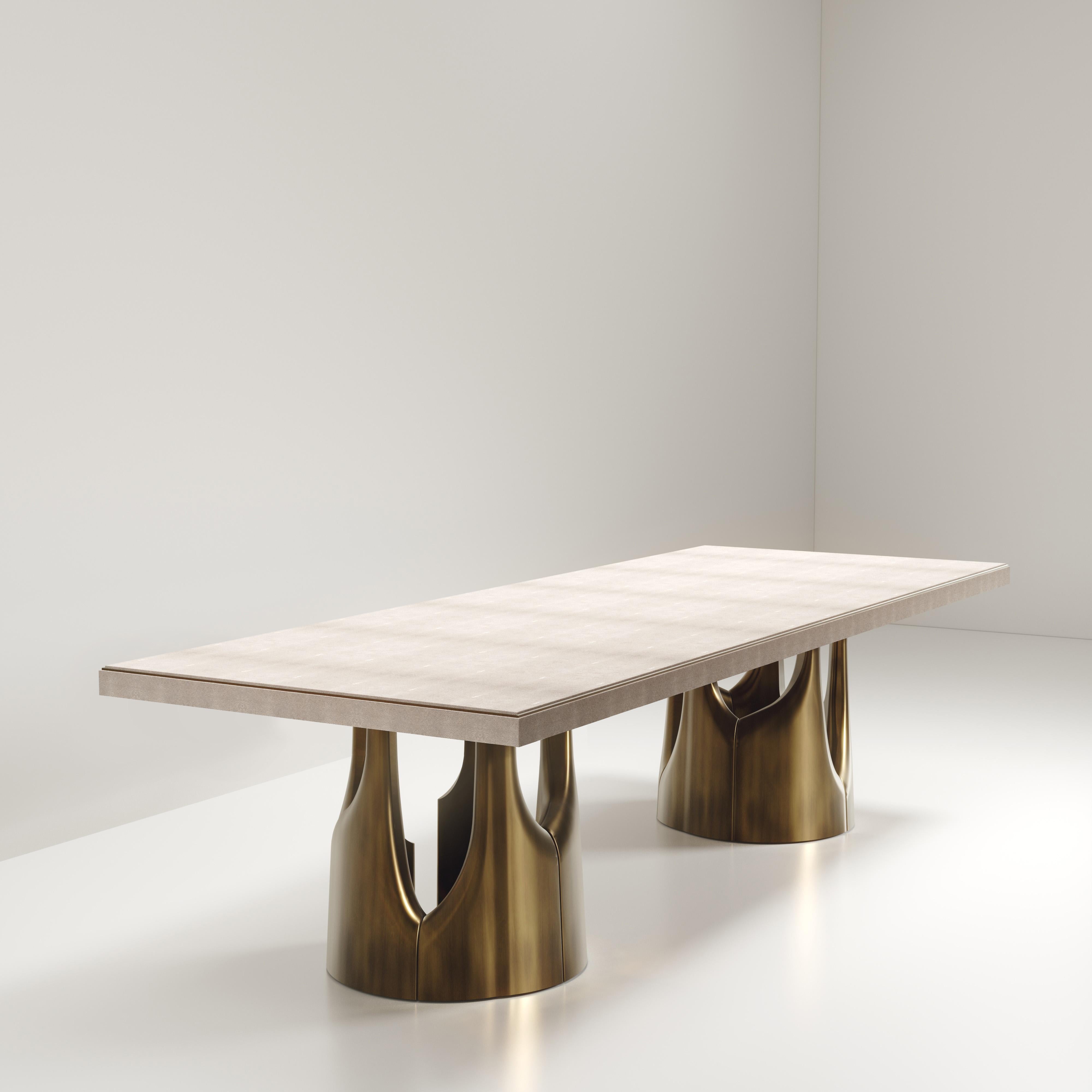 Art déco Table de salle à manger en galuchat avec accents en bronze-patina et laiton de R&Y Augousti en vente