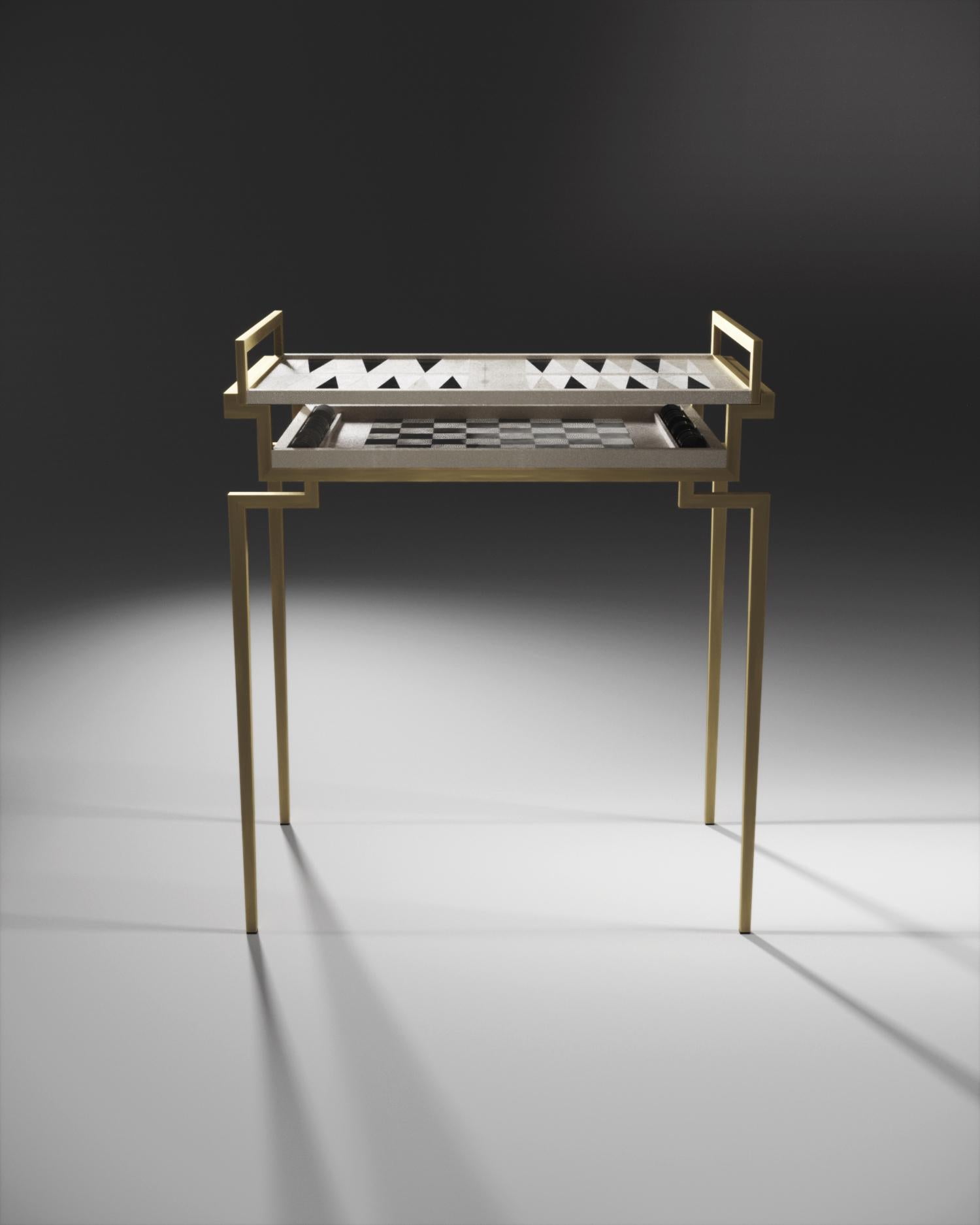 Table de jeu en galuchat avec accents en métal noir par R&Y Augousti Neuf - En vente à New York, NY