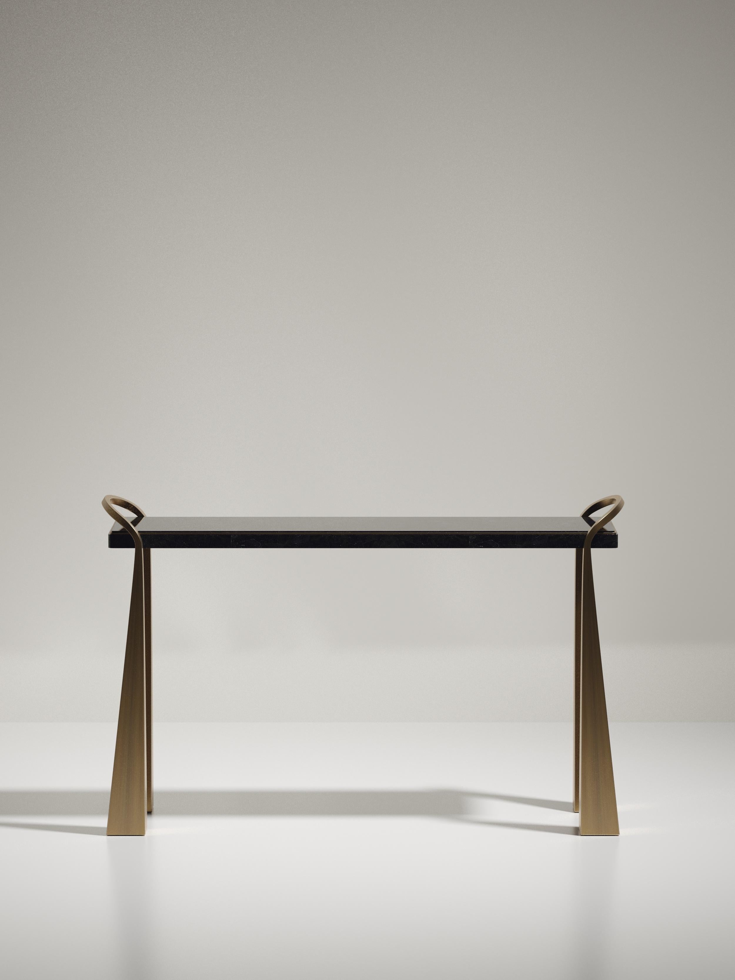 Table console incrustée de galuchat avec pieds sculpturaux en laiton de R&Y Augousti en vente 4