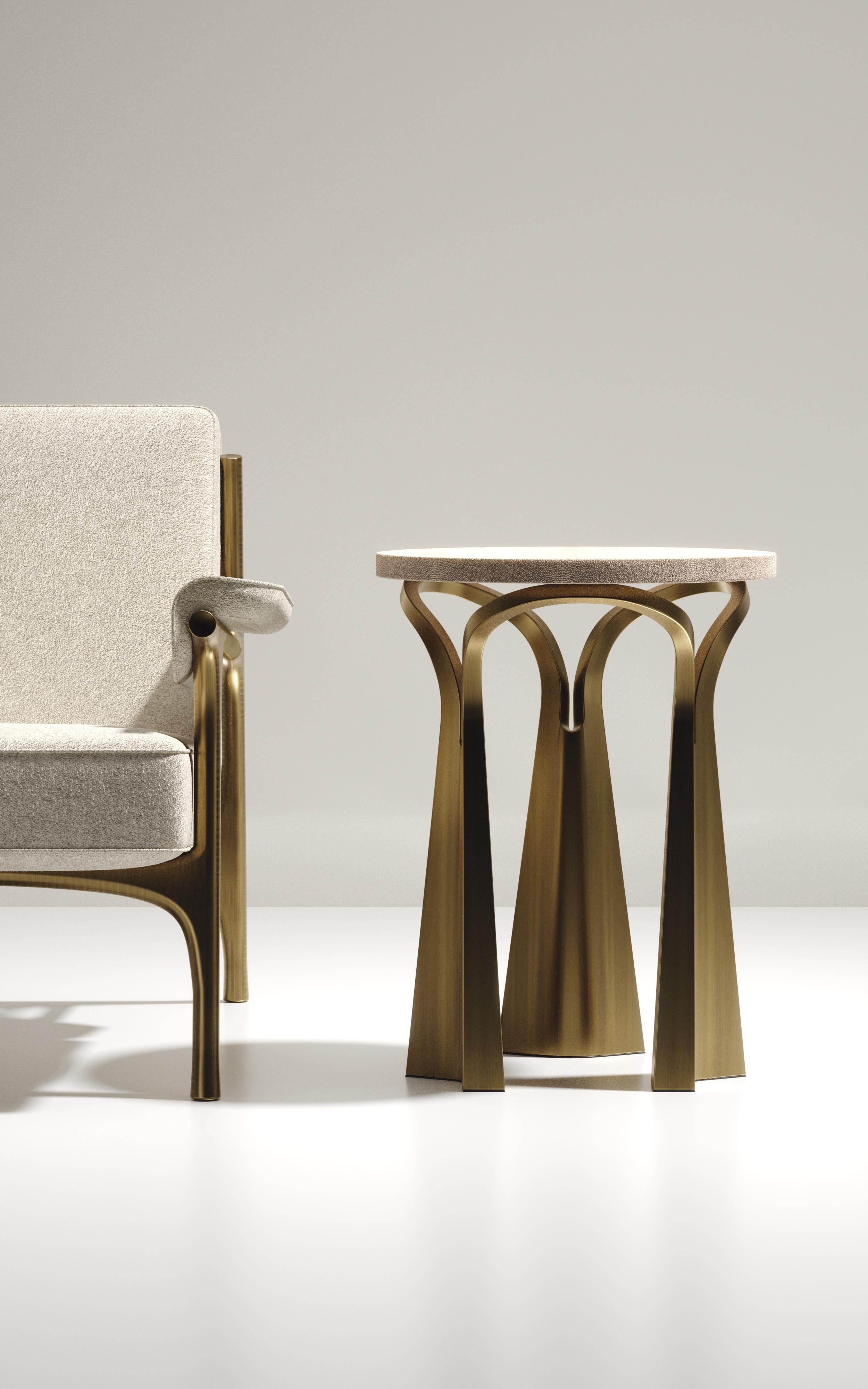 Table console incrustée de galuchat avec pieds sculpturaux en laiton de R&Y Augousti en vente 9