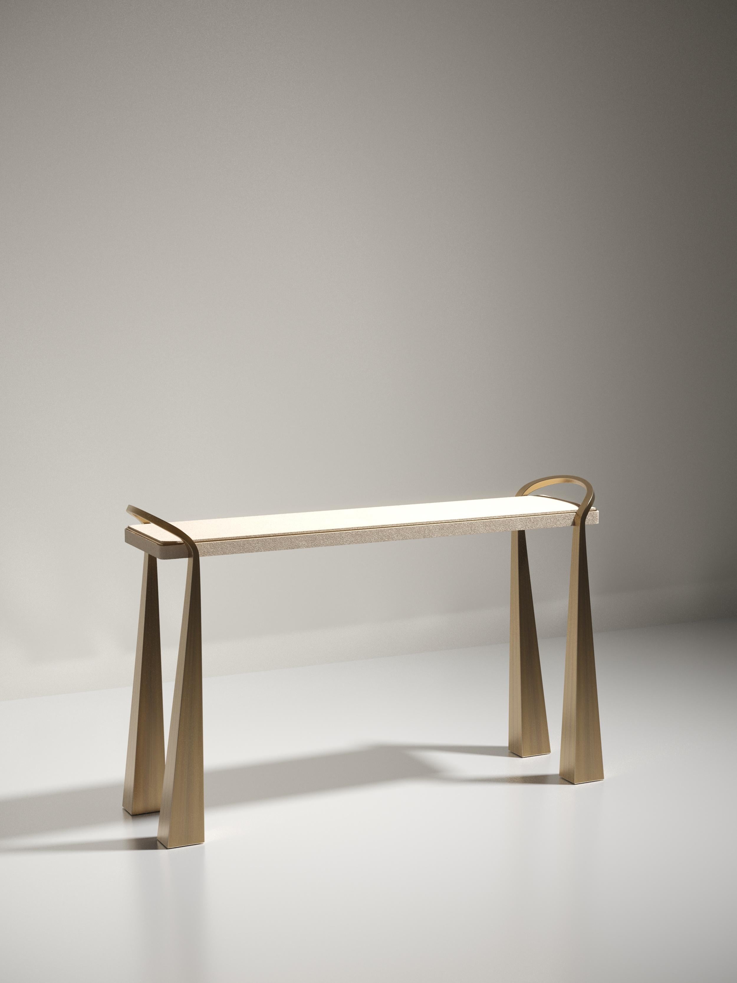 Art déco Table console incrustée de galuchat avec pieds sculpturaux en laiton de R&Y Augousti en vente