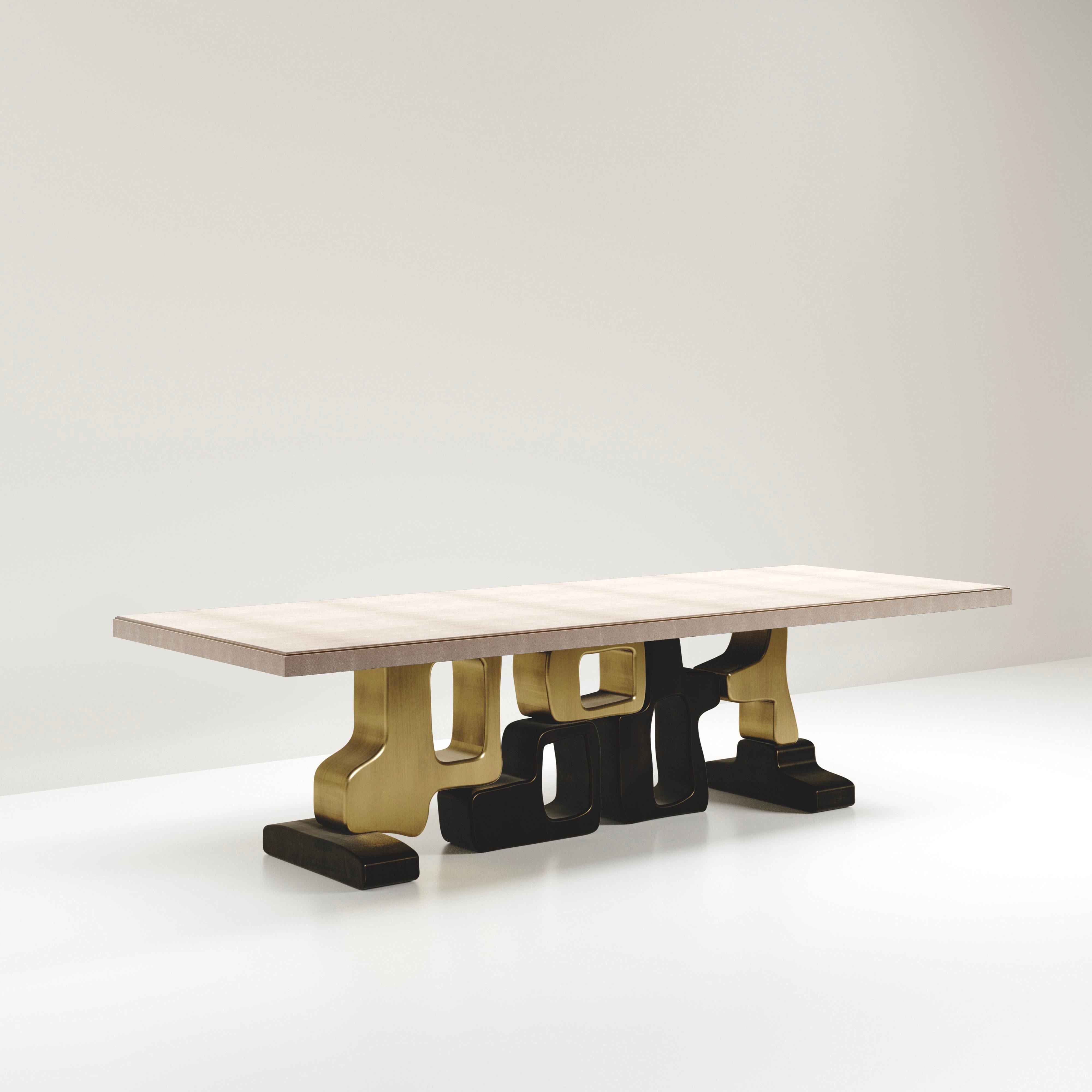 Table de salle à manger en galuchat incrusté avec détails en laiton patiné bronze de Kifu Paris en vente 3