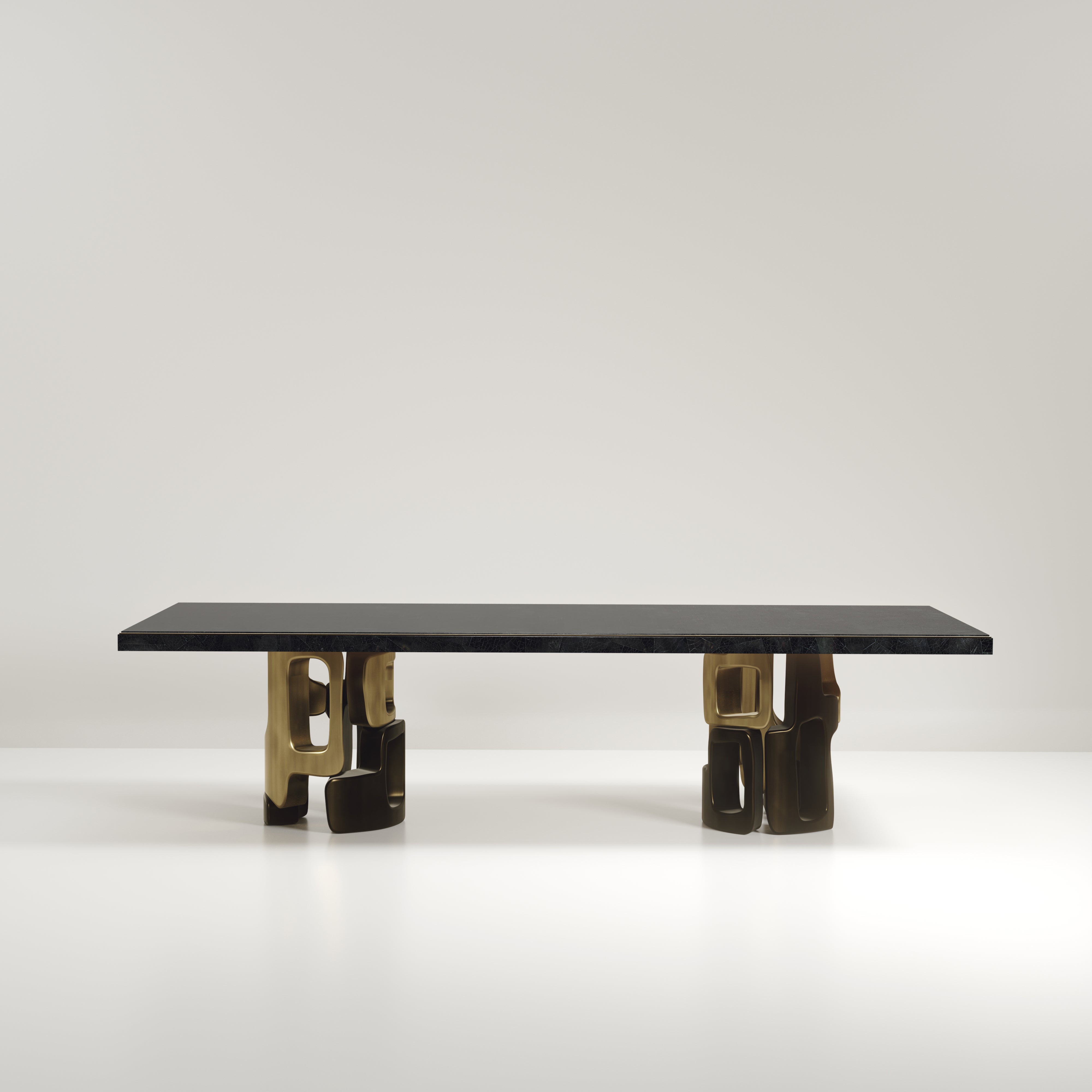Art déco Table de salle à manger en galuchat incrusté avec détails en laiton patiné bronze de Kifu Paris en vente