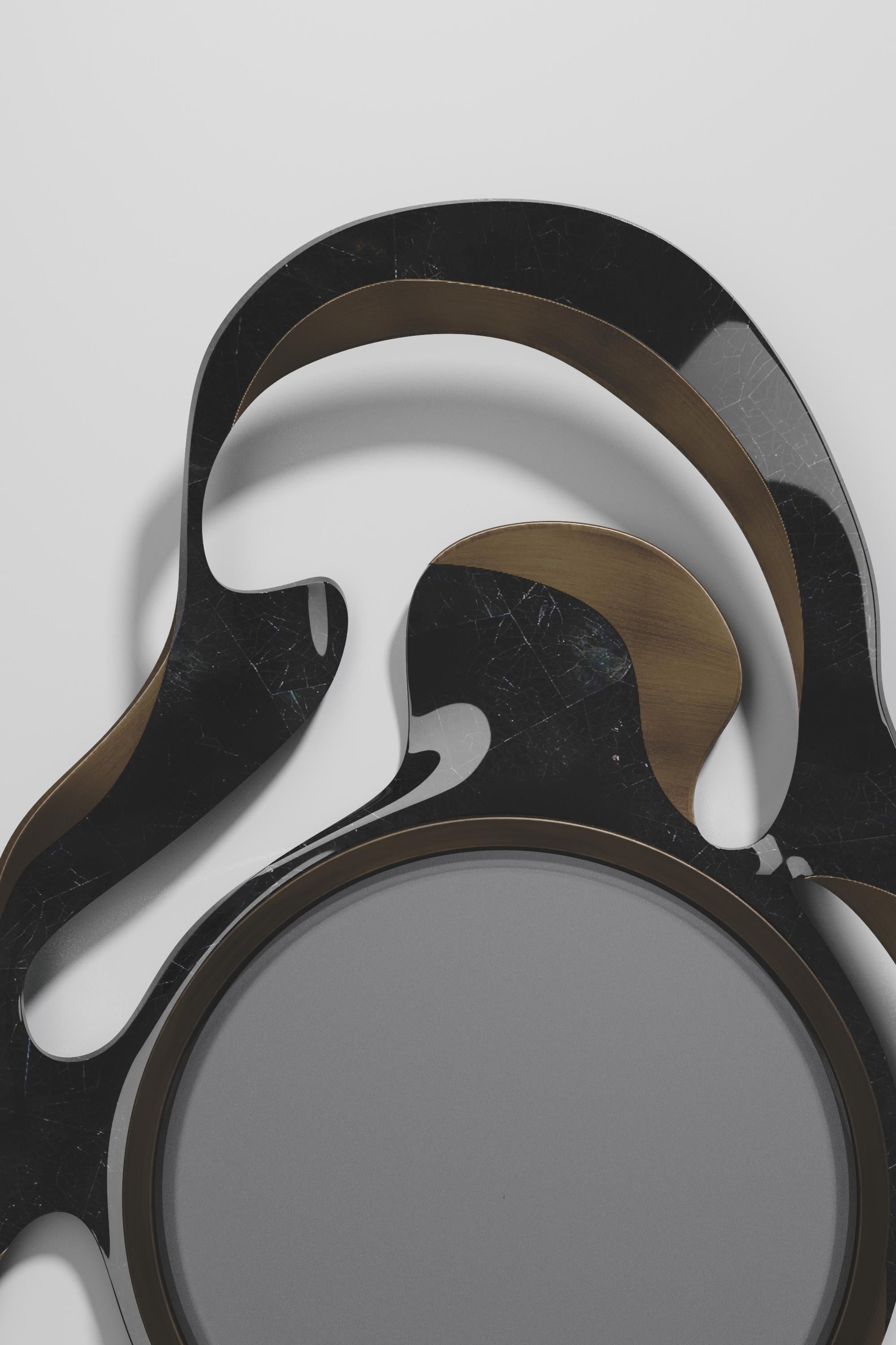 Miroir en marqueterie de galuchat avec détails en laiton patiné par Kifu Paris en vente 3