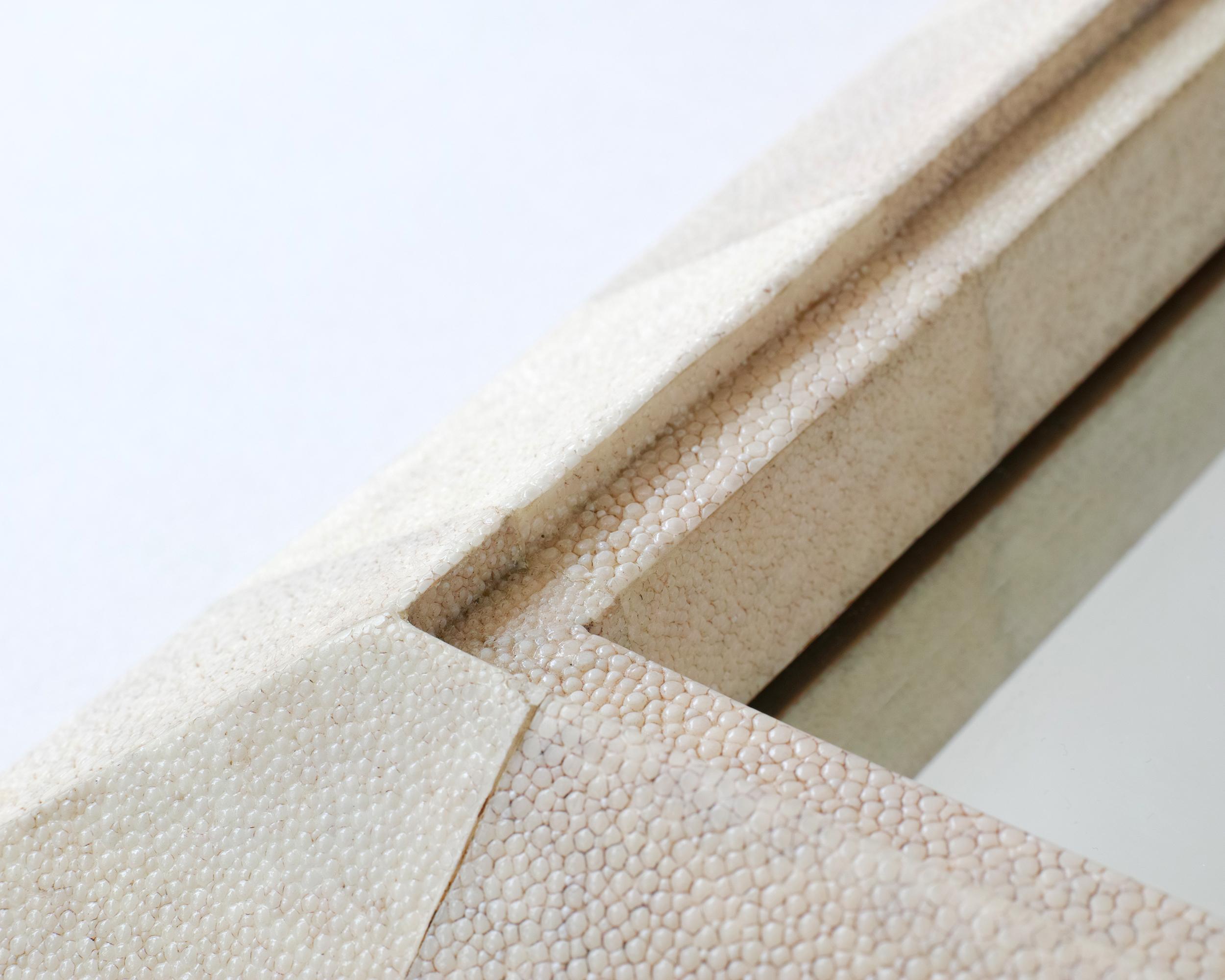 Espejo Shagreen de R & Y Augousti en Bueno estado para la venta en Brooklyn, NY