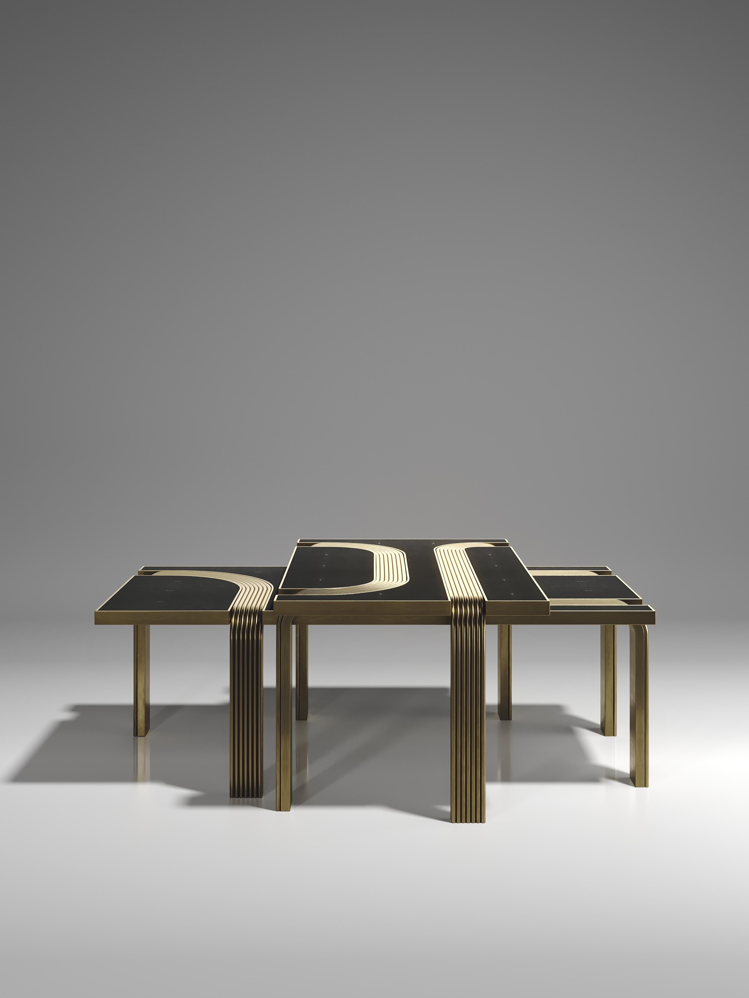 Shagreen Nesting Coffee Tables with Bronze-Patina Brass Inlay by R&Y Augousti Neuf - En vente à New York, NY