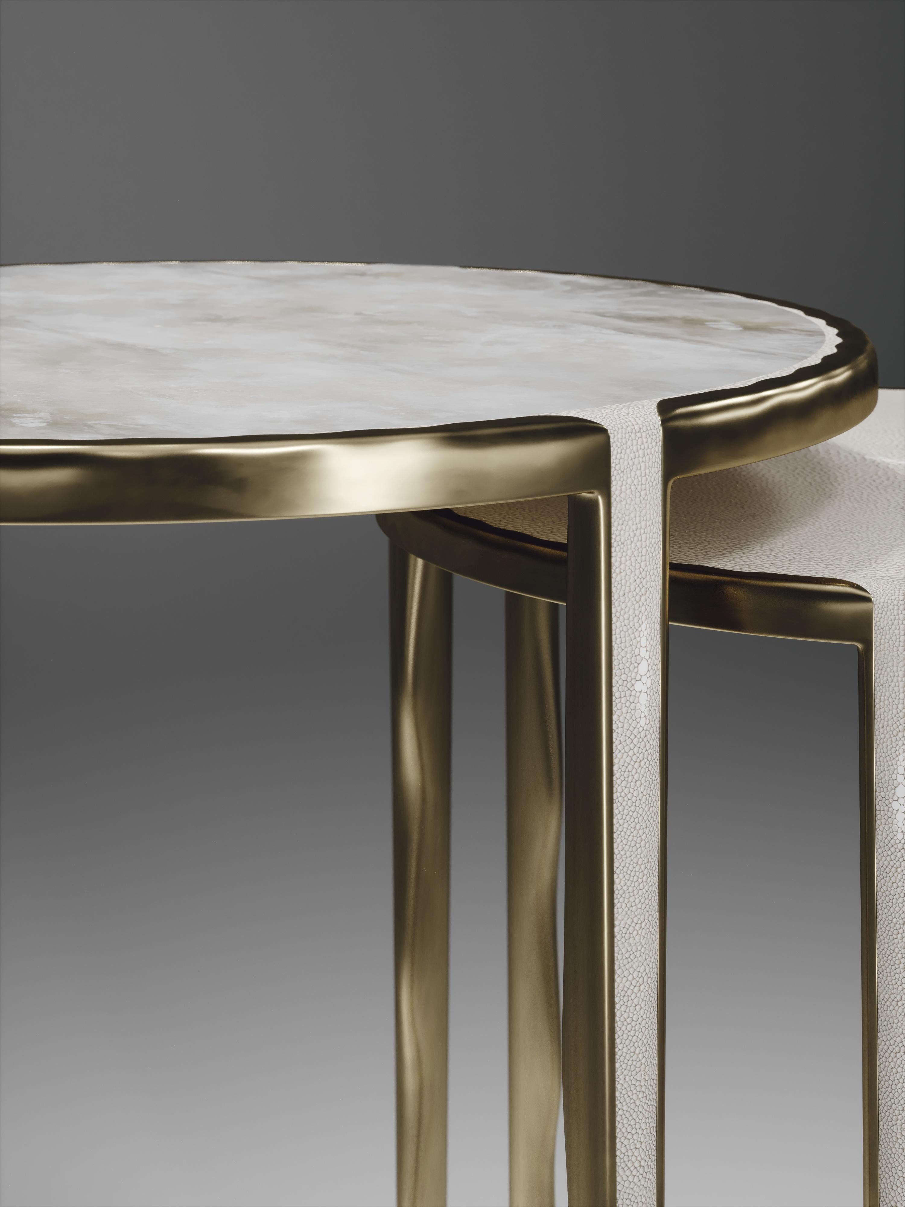 Tavolini nidificanti in zigrino con accenti in ottone patinato bronzo di R & Y Augousti in vendita 9