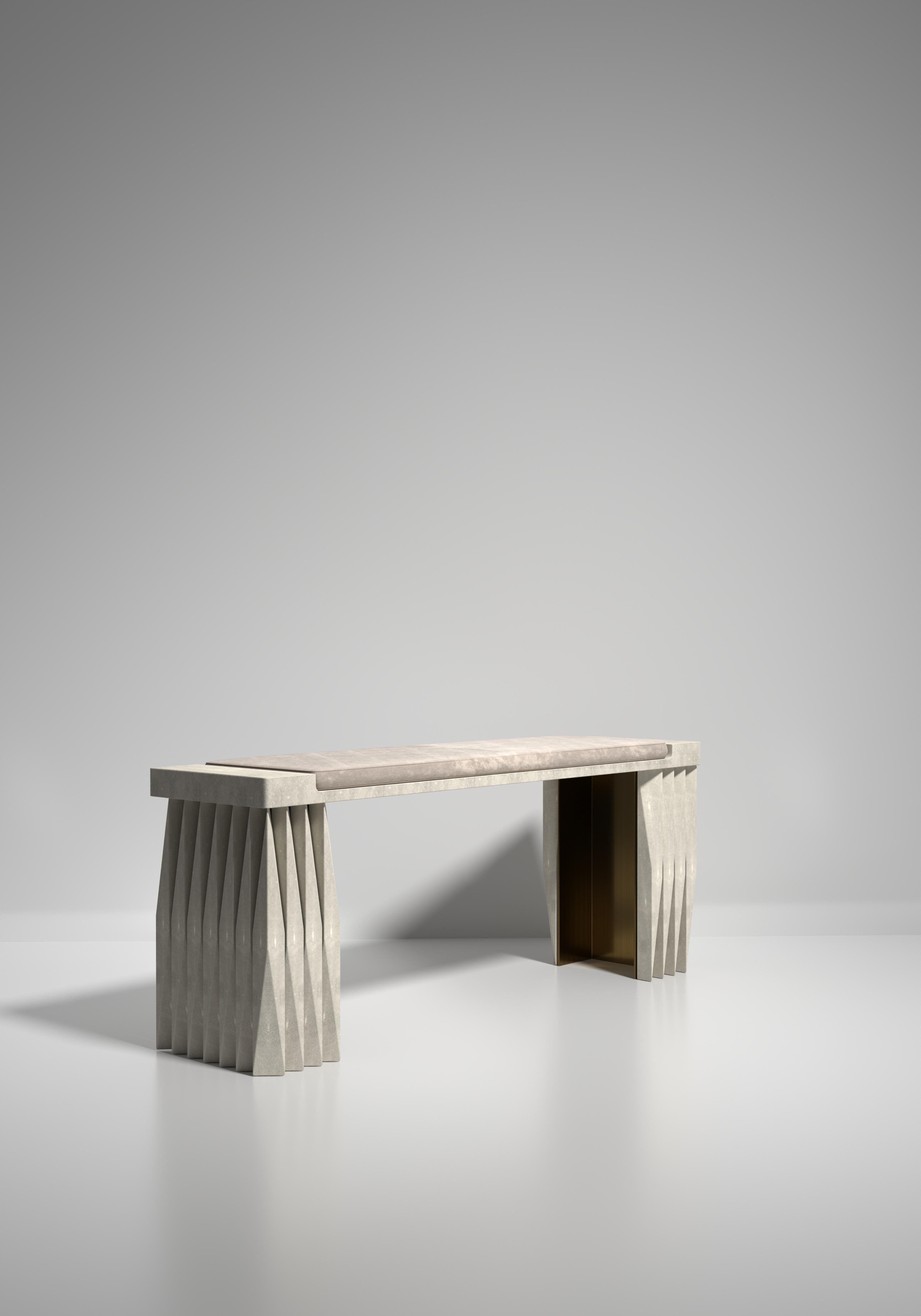 Beistelltische aus Chagrin mit geometrisch geriffelten Details von R&Y Augousti im Angebot 11
