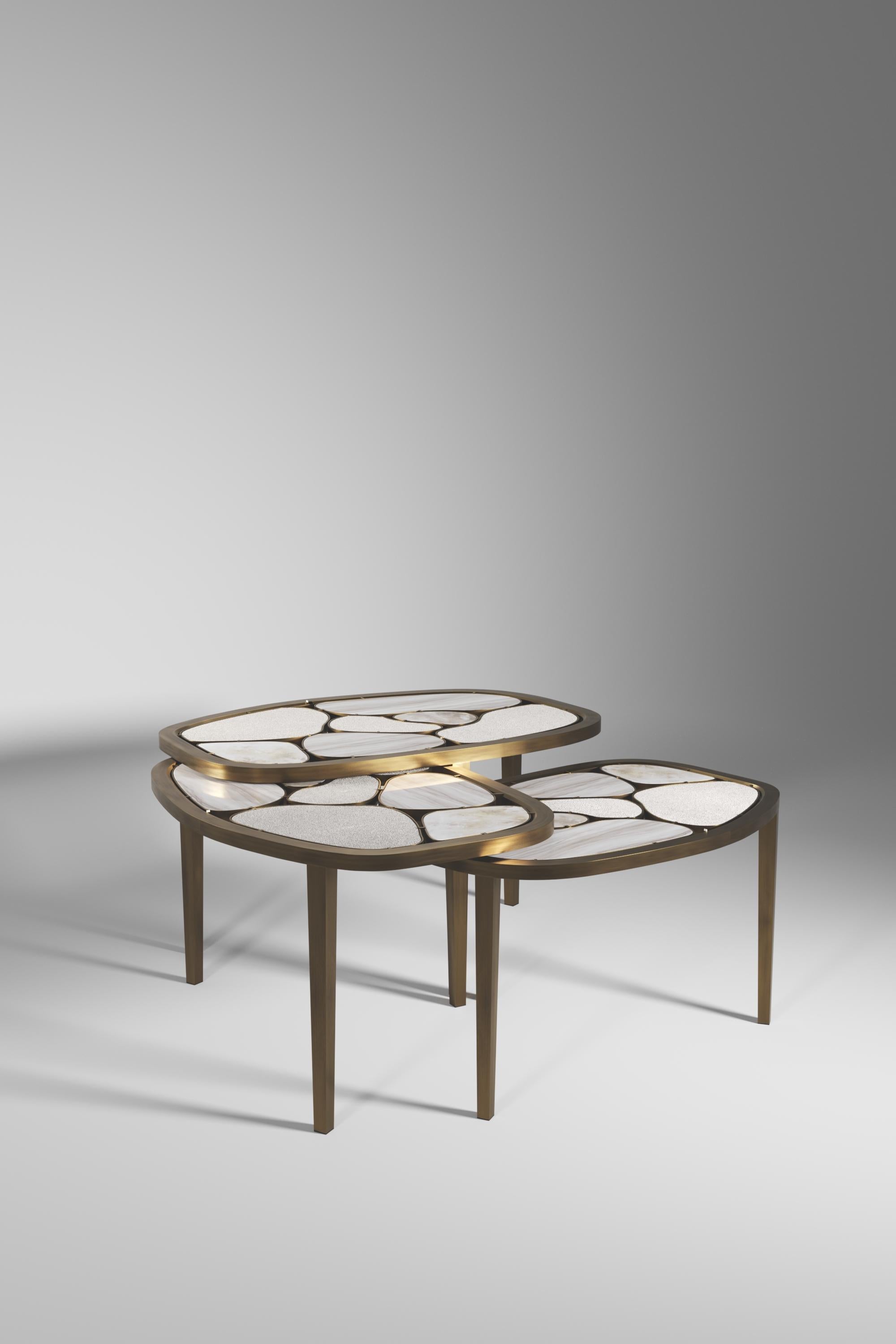 Shagreen, Quartz & Onyx Nesting Coffee Tables with Brass Details by Kifu Paris In New Condition For Sale In New York, NY