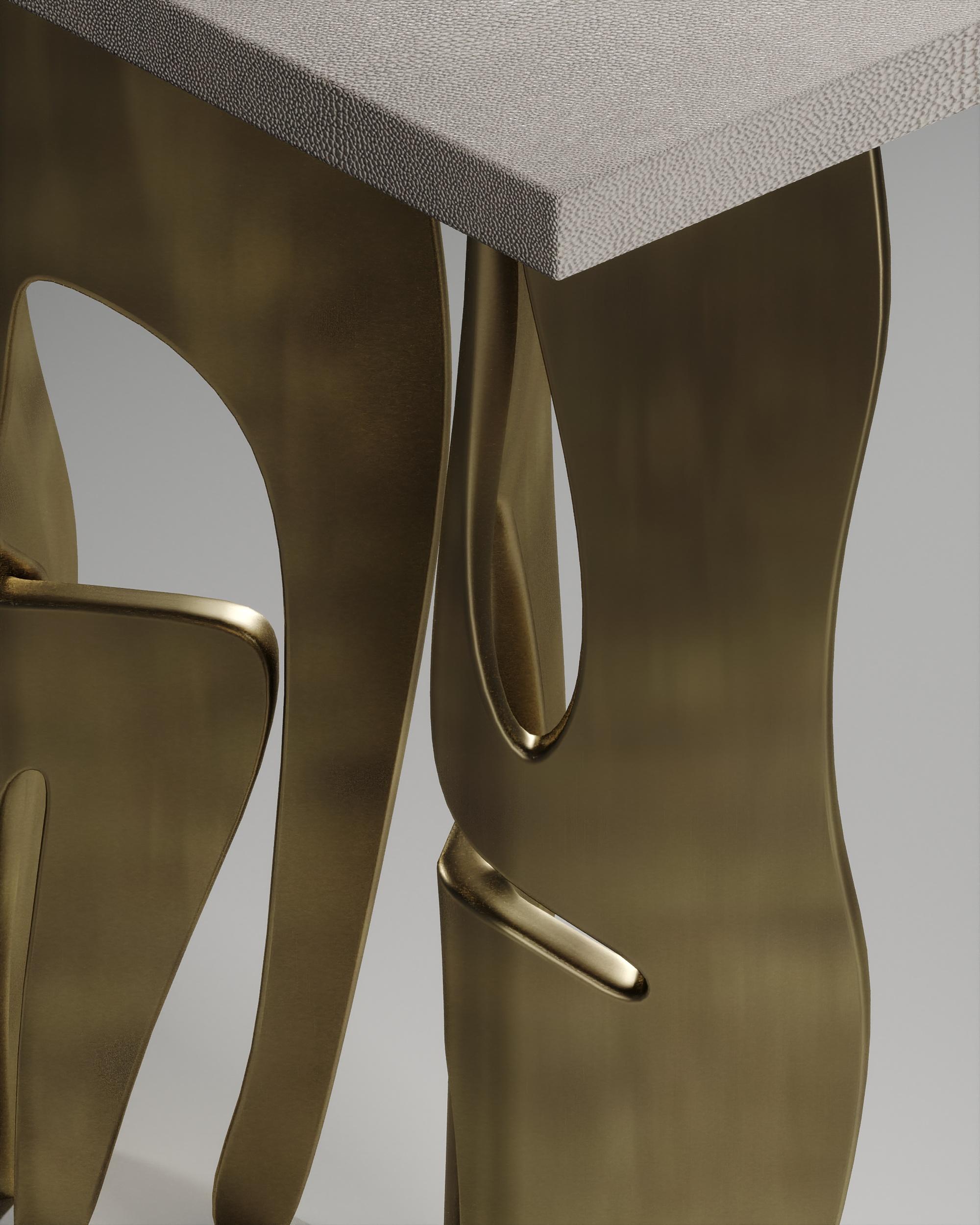 Rechteckiger Beistelltisch aus Chagrinleder mit Bronze-Patina-Messingbeinen von R&Y Augousti im Angebot 1