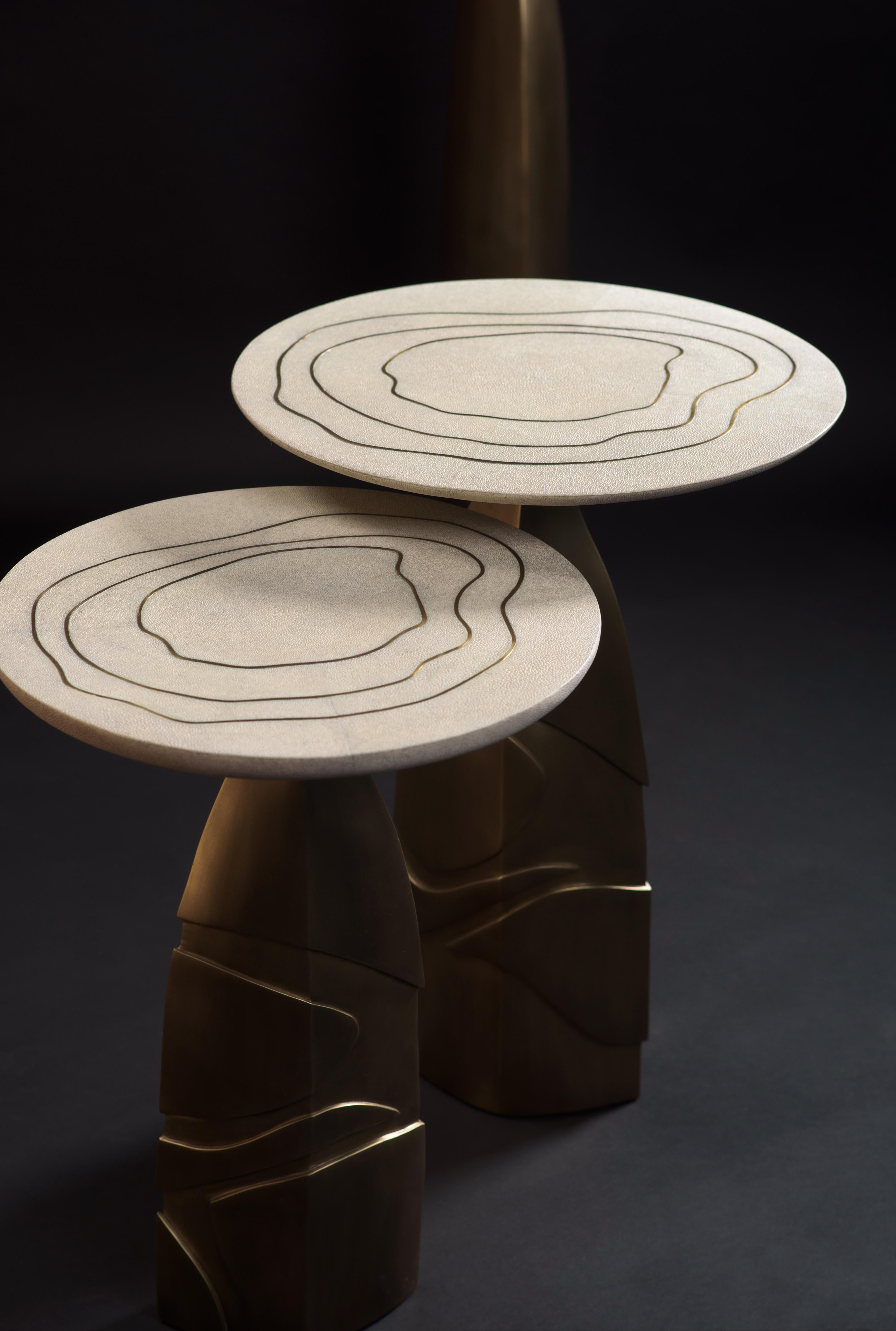 Console sculpturale en galuchat avec laiton patiné par Patrick Coard Paris en vente 4
