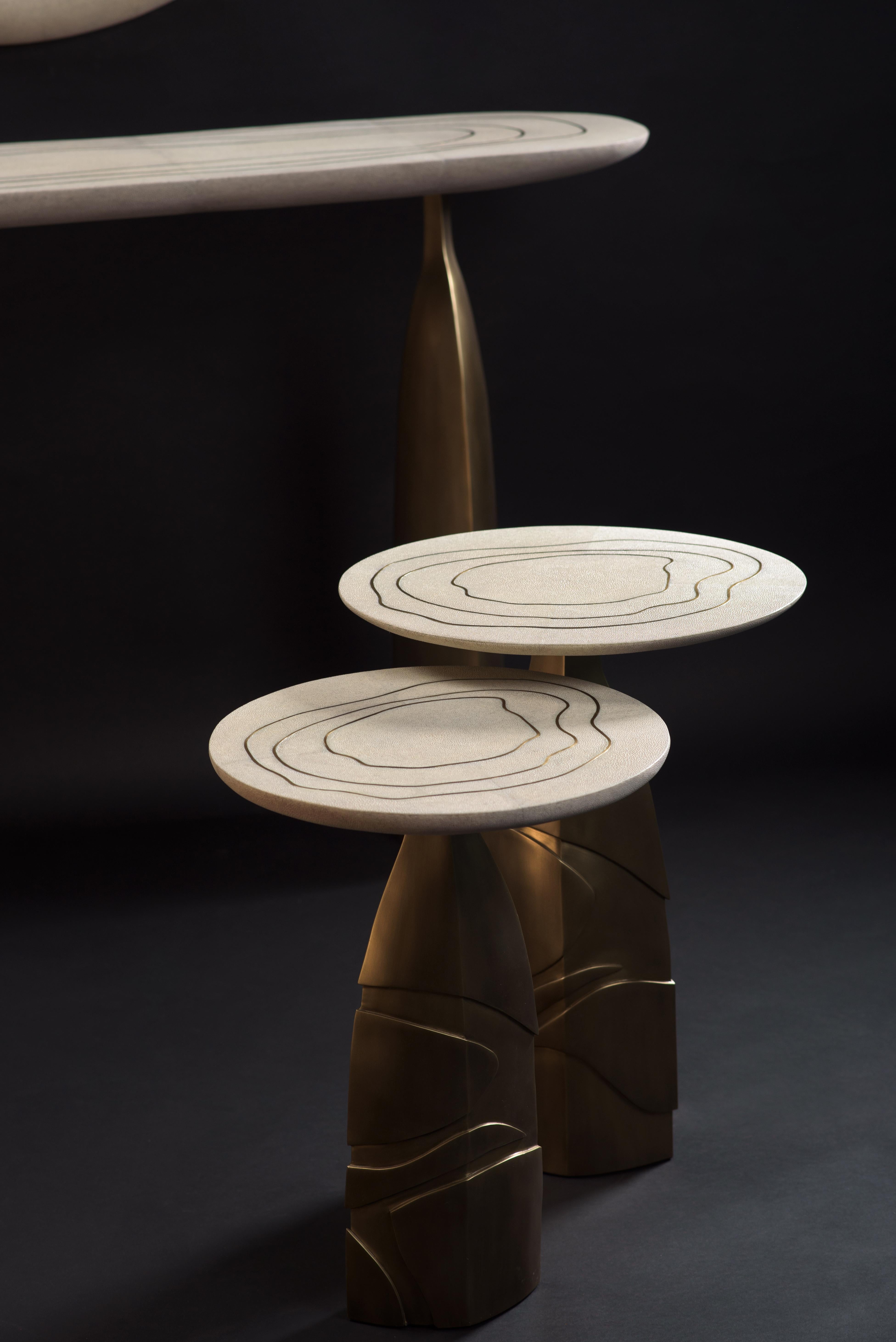 Console sculpturale en galuchat avec laiton patiné par Patrick Coard Paris en vente 5