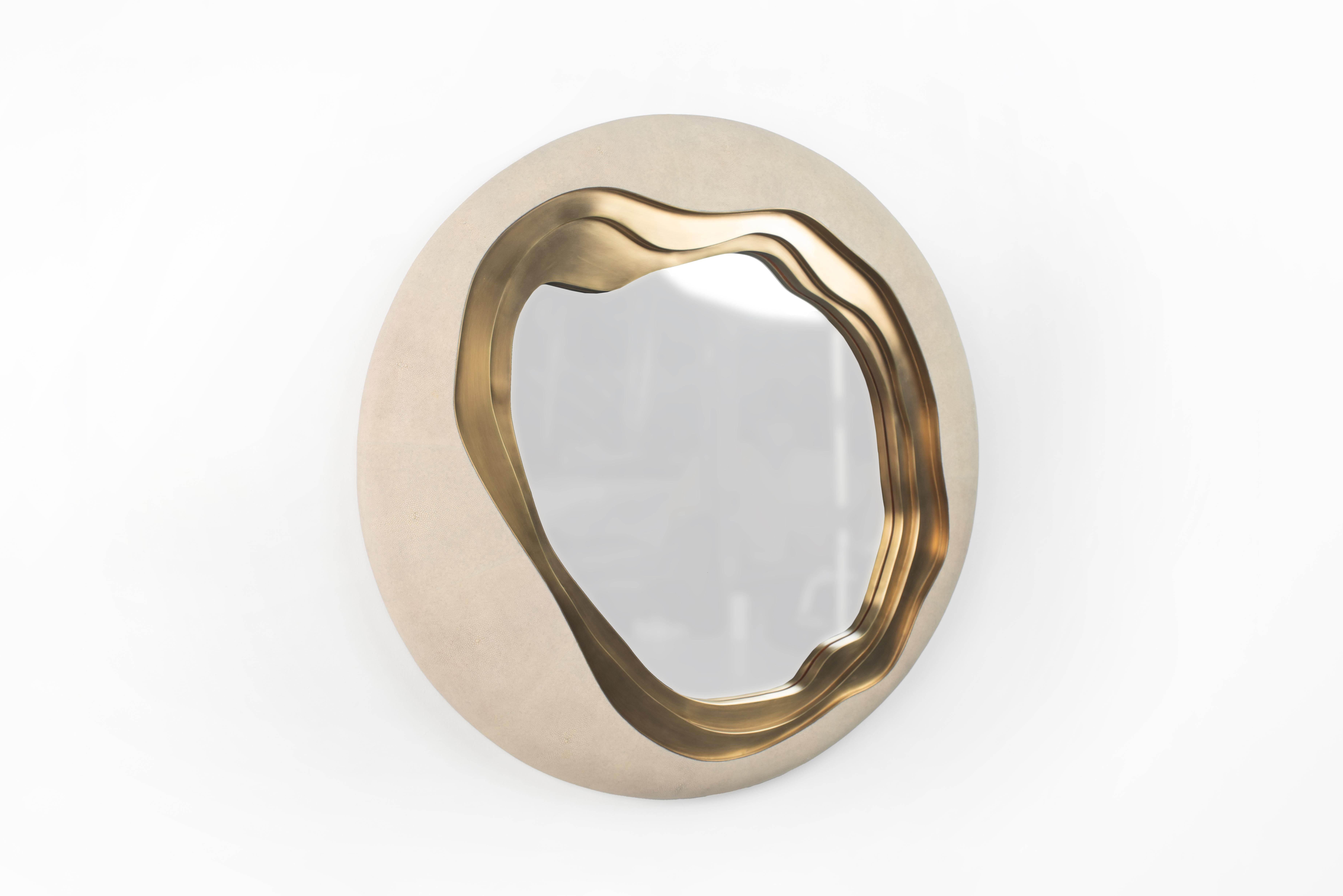 Console sculpturale en galuchat avec laiton patiné par Patrick Coard Paris en vente 10
