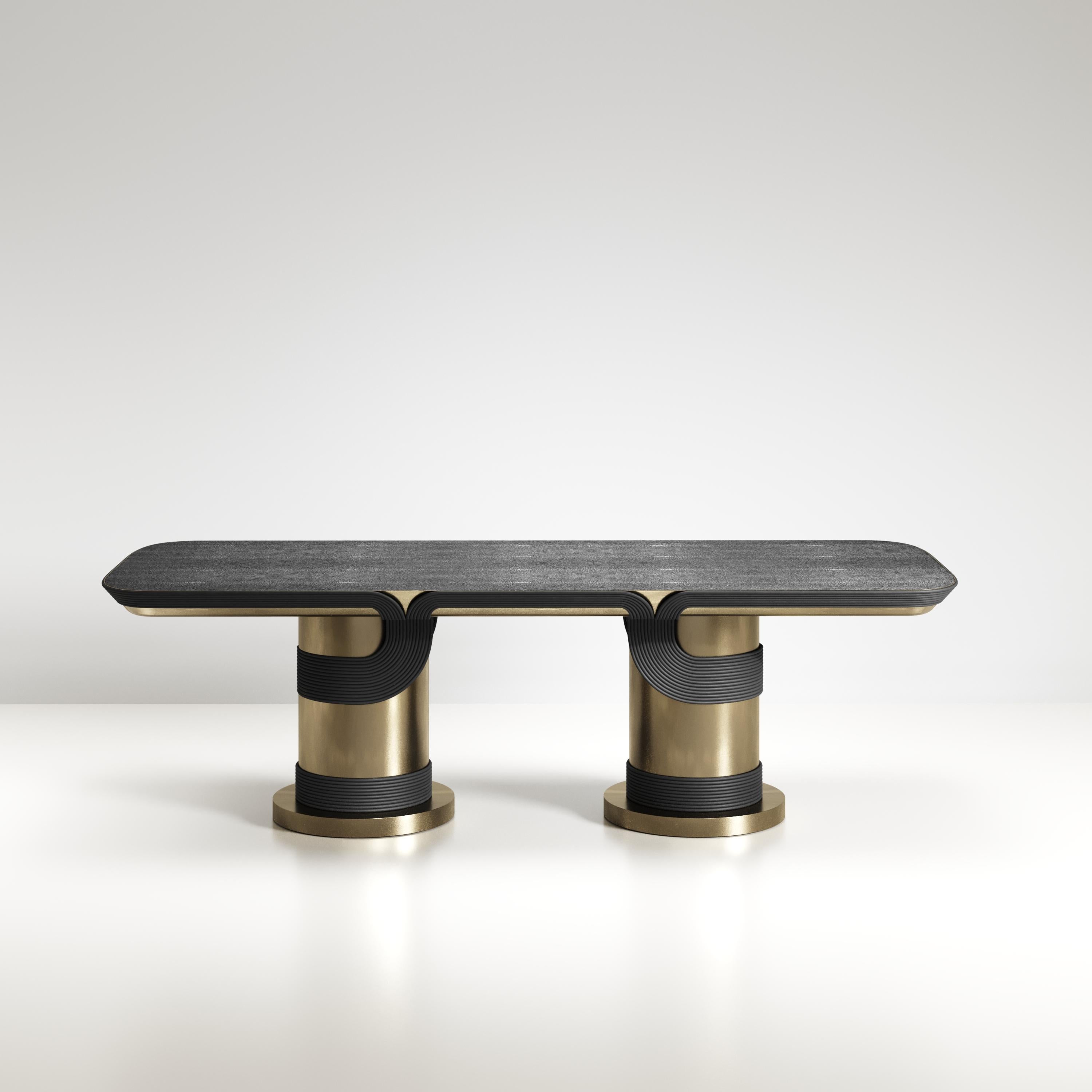 Table de salle à manger sculpturale en rotin de galuchat et laiton par R&Y Augousti Neuf - En vente à New York, NY