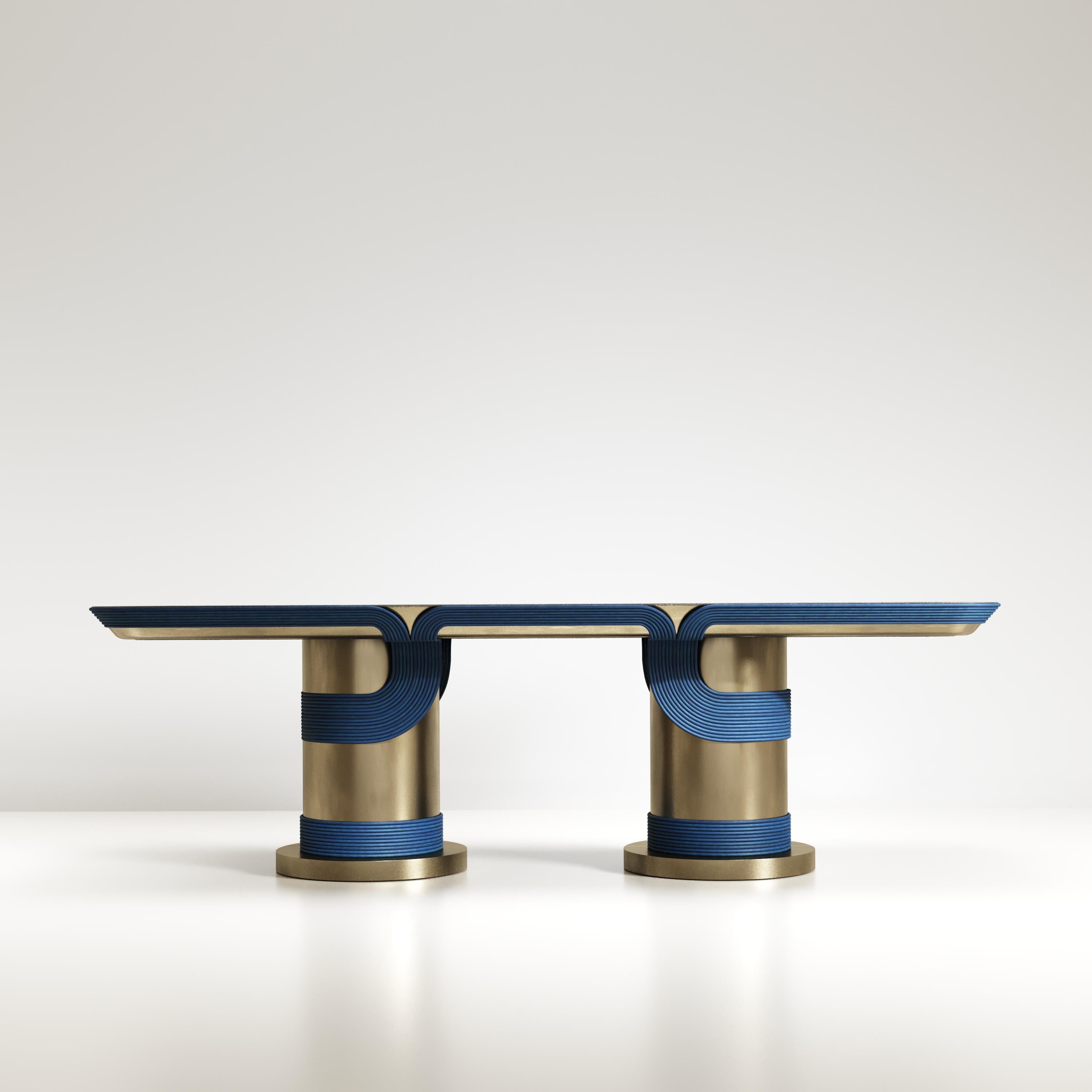XXIe siècle et contemporain Table de salle à manger sculpturale en rotin de galuchat et laiton par R&Y Augousti en vente