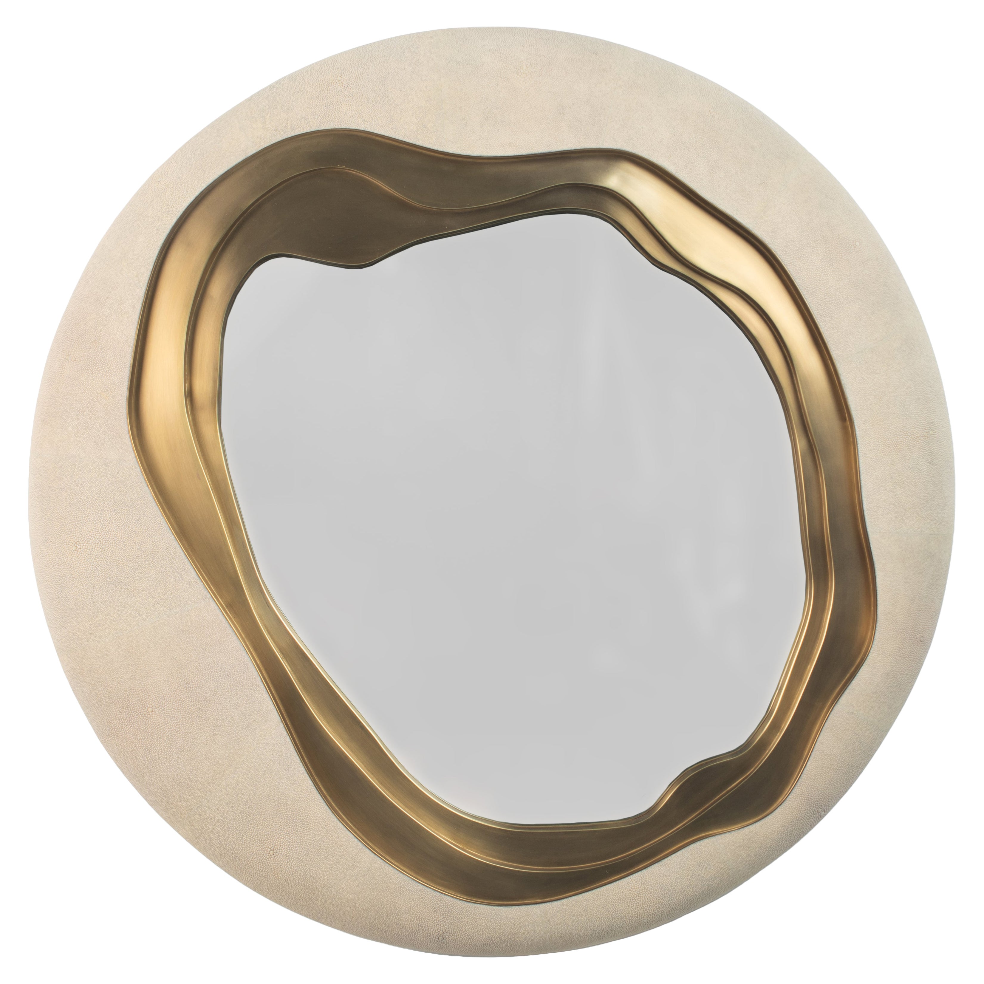 Espejo escultórico de piel de zapa con pátina de bronce by Patrick Coard Paris en venta