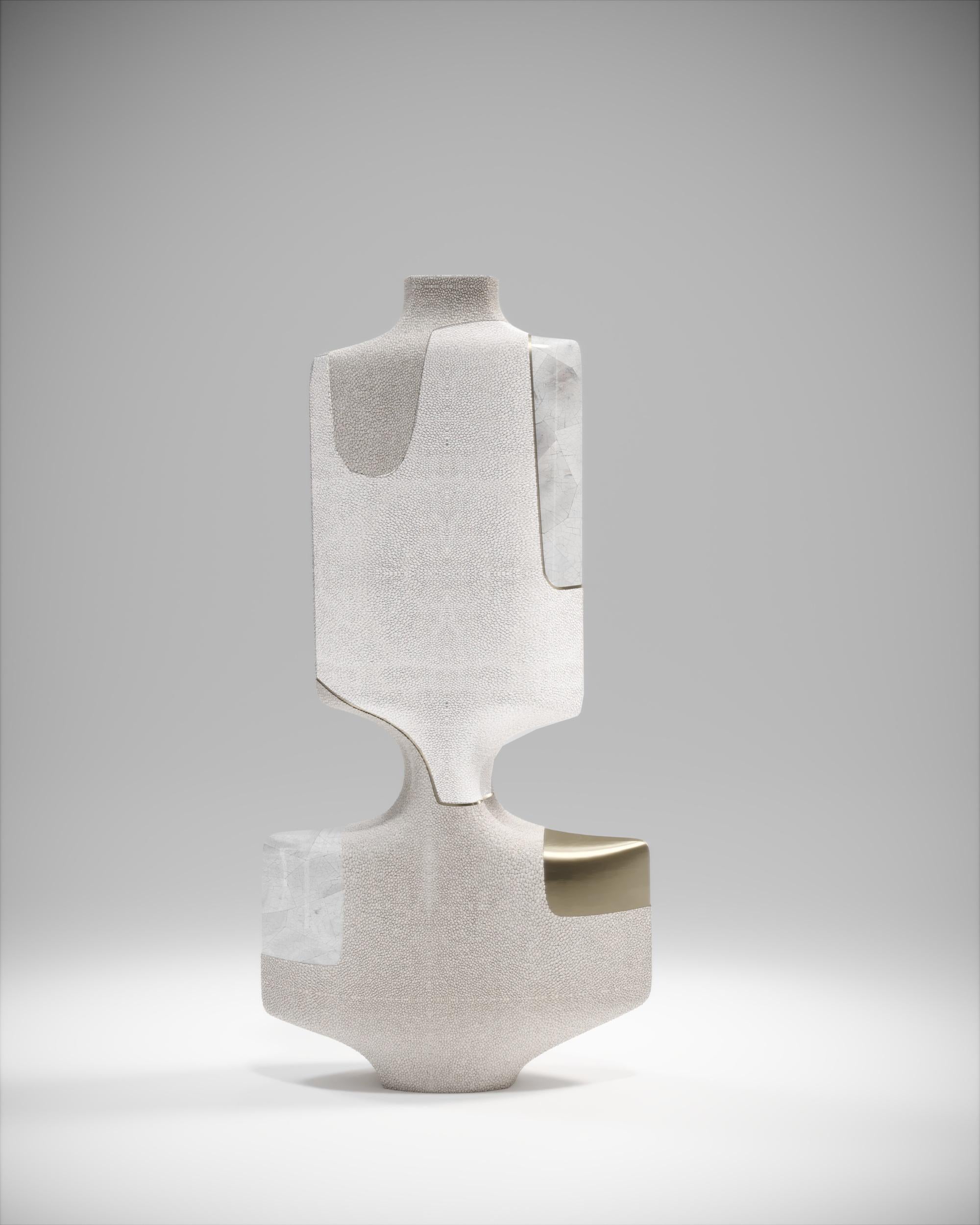 Skulpturale Vase aus Chagrinleder mit Stiftschale und Messingdetails von R&Y Augousti im Angebot 9